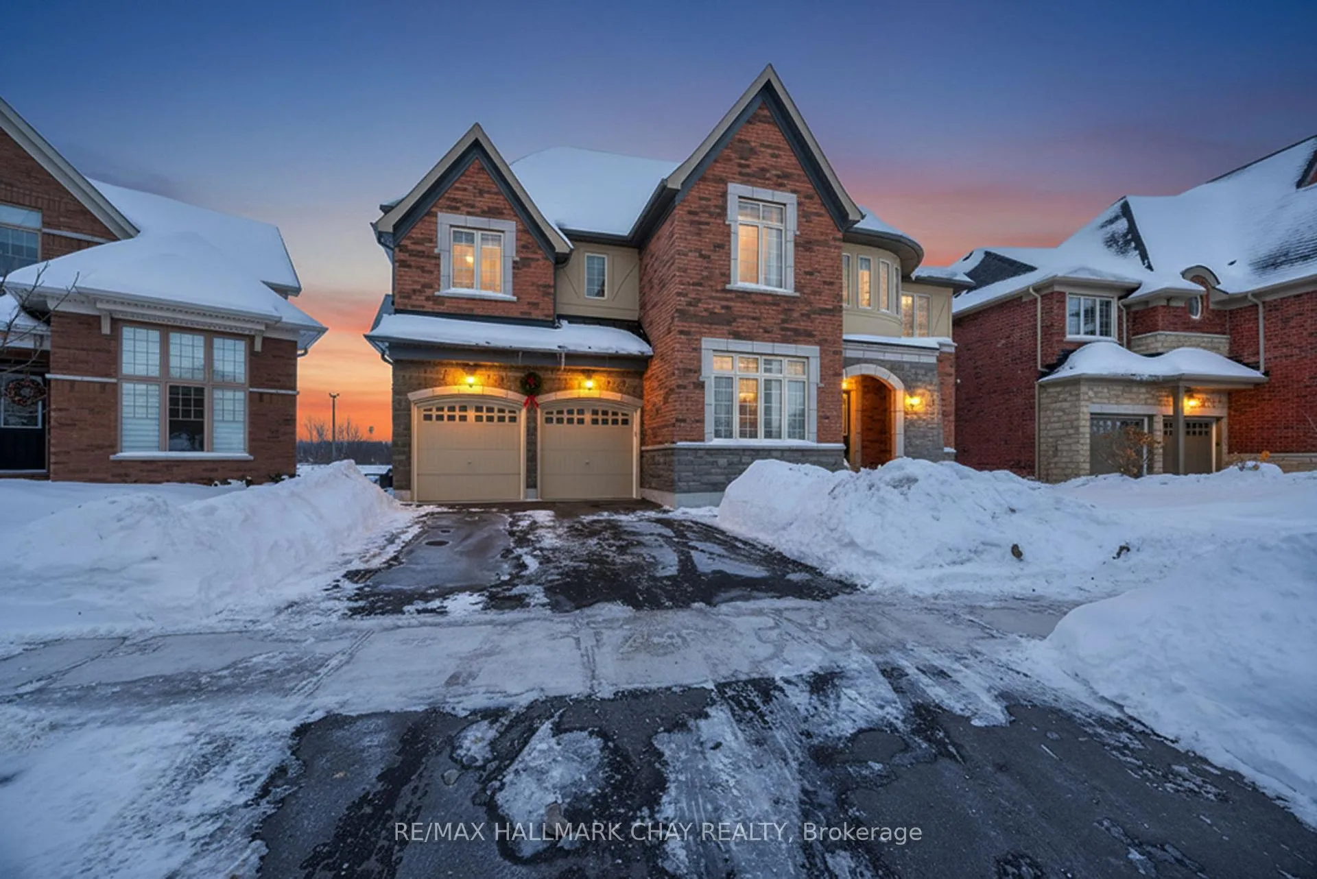 Photo 1 of 13 Sanford Circle, Springwater, Centre Vespra — HOMEH