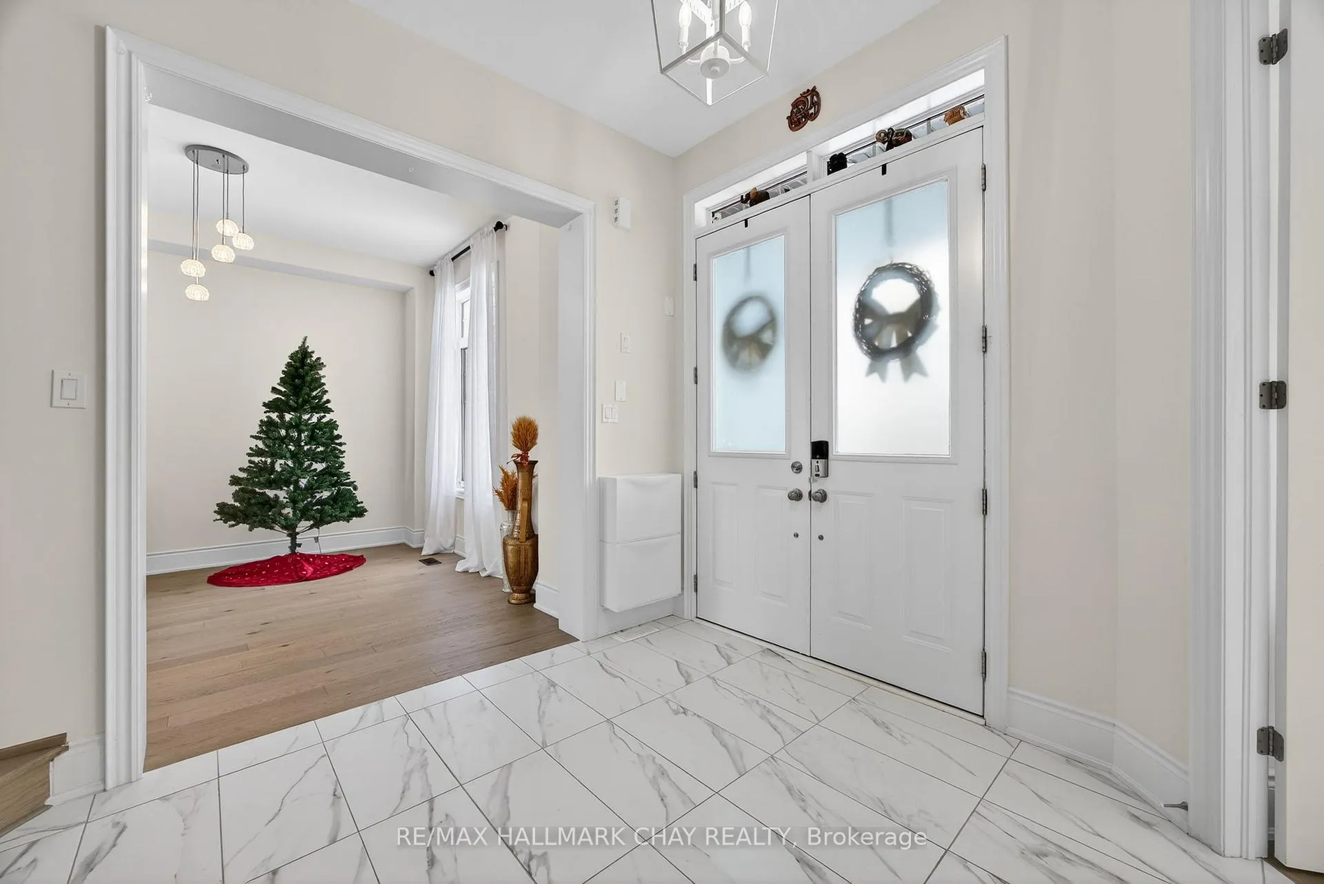 Photo 4 of 13 Sanford Circle, Springwater, Centre Vespra — HOMEH