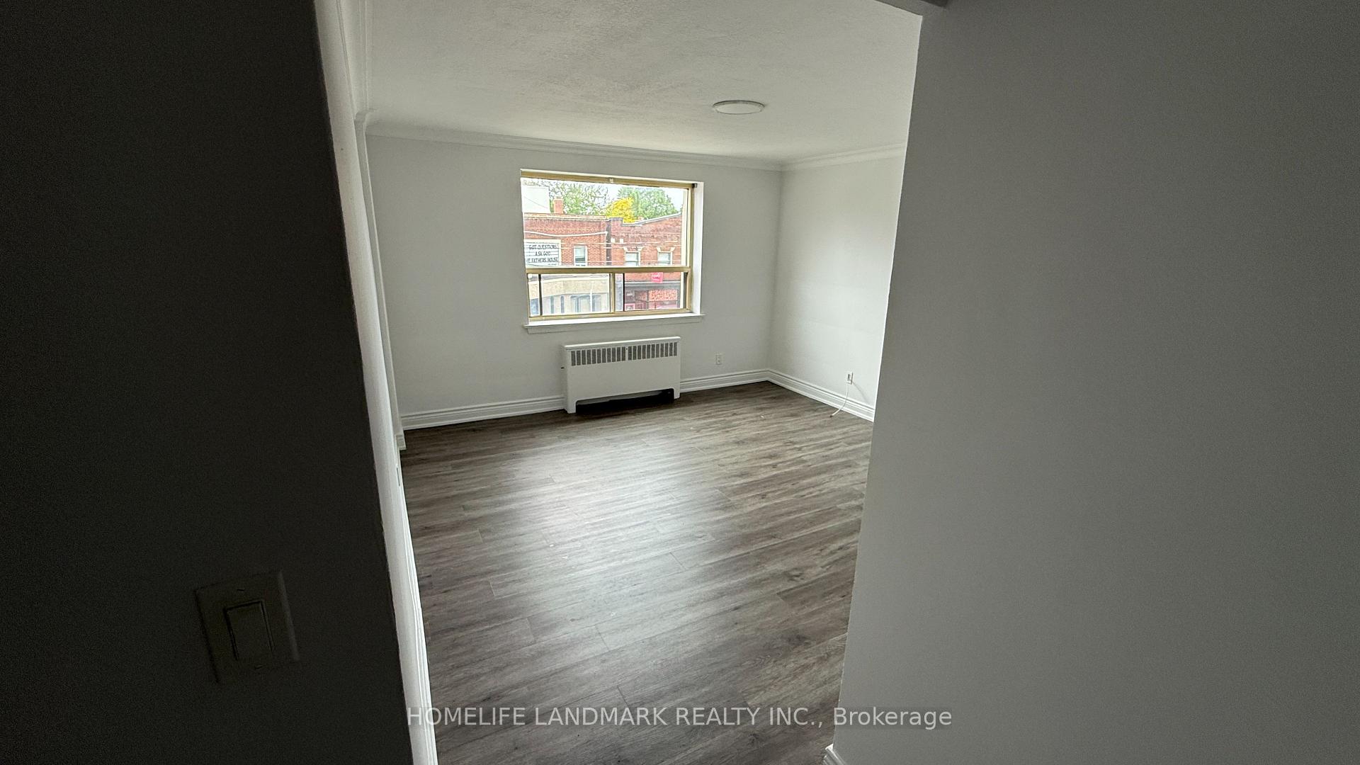 Photo 2 of Unit Unit 206, 676 Mount Pleasant Road, Toronto, Mount Pleasant West — HOMEH