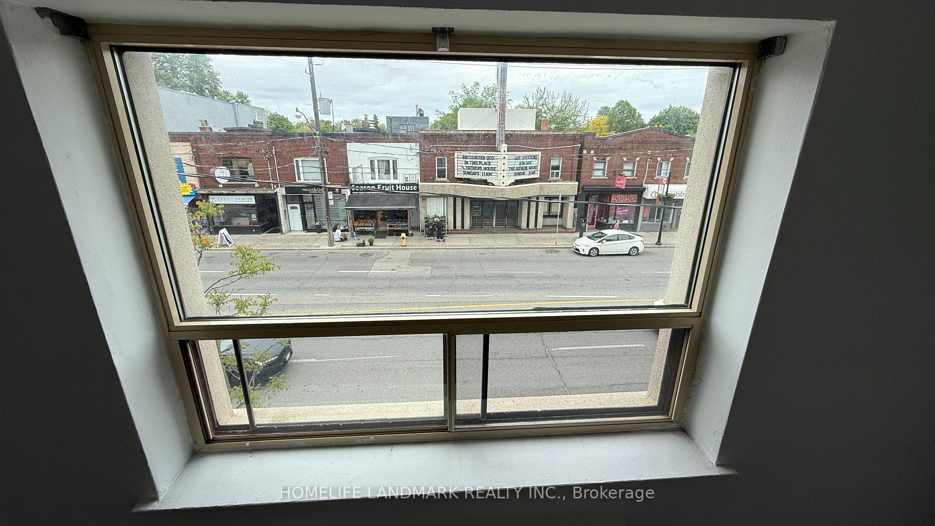 Photo 3 of Unit Unit 206, 676 Mount Pleasant Road, Toronto, Mount Pleasant West — HOMEH