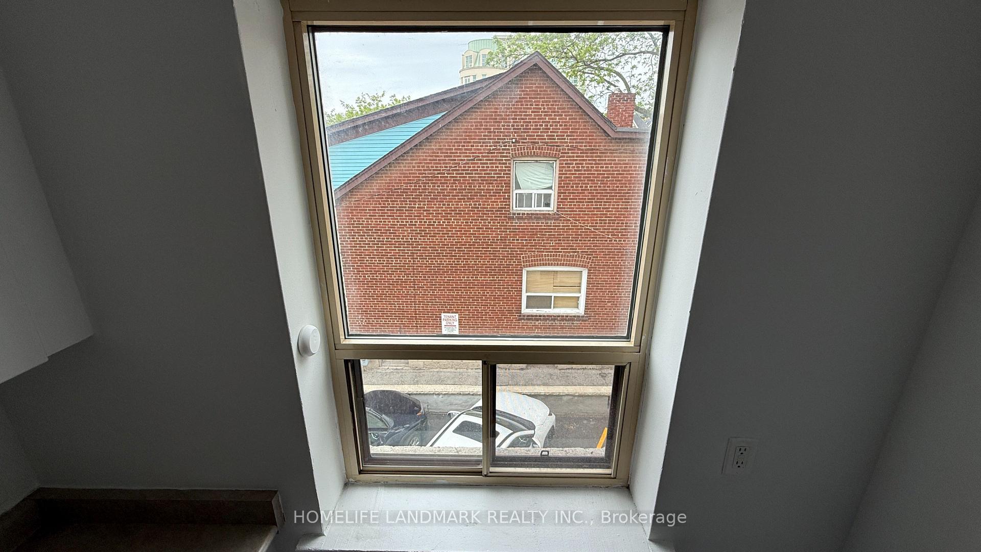 Photo 7 of Unit Unit 206, 676 Mount Pleasant Road, Toronto, Mount Pleasant West — HOMEH