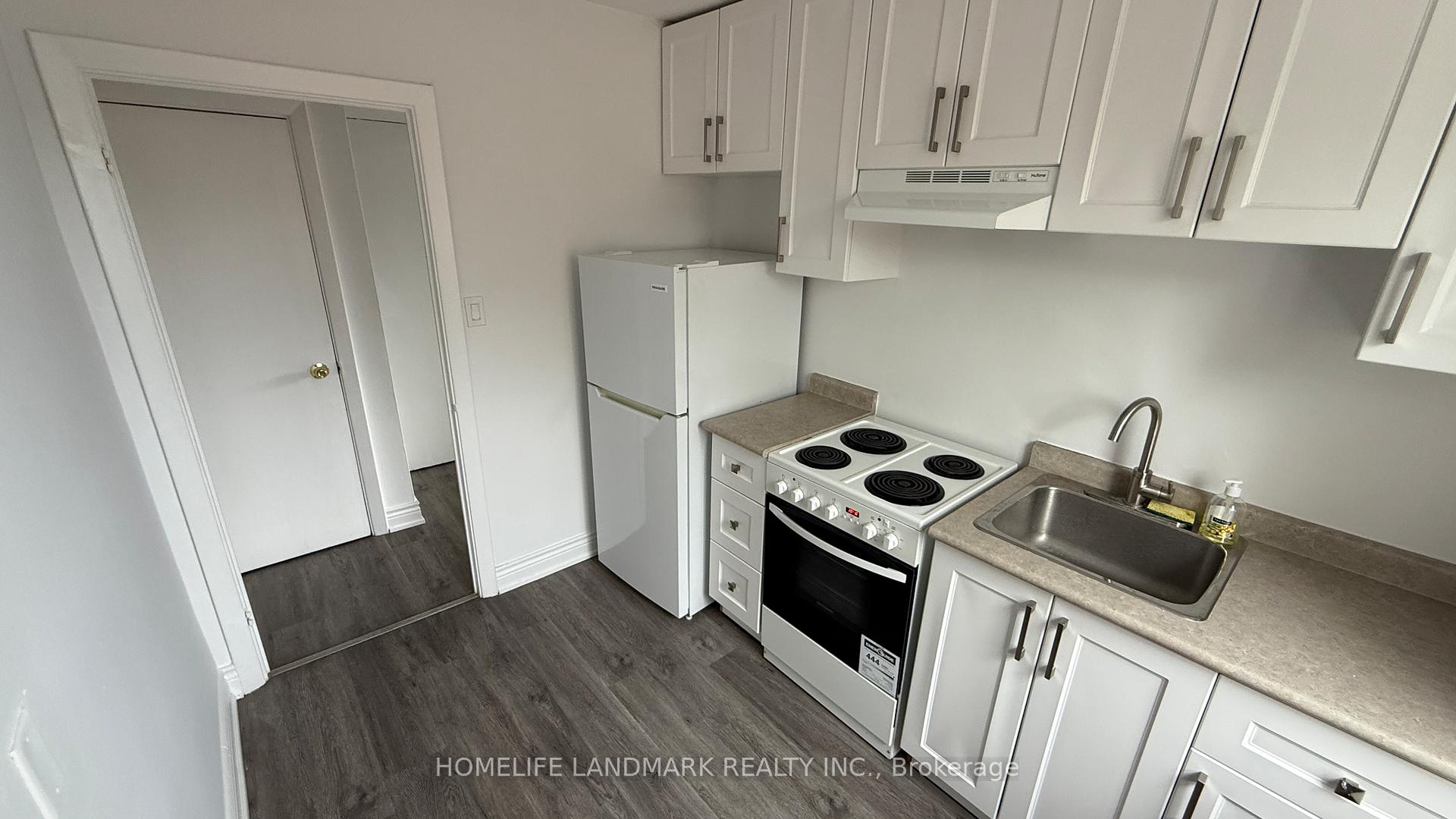 Photo 8 of Unit Unit 206, 676 Mount Pleasant Road, Toronto, Mount Pleasant West — HOMEH