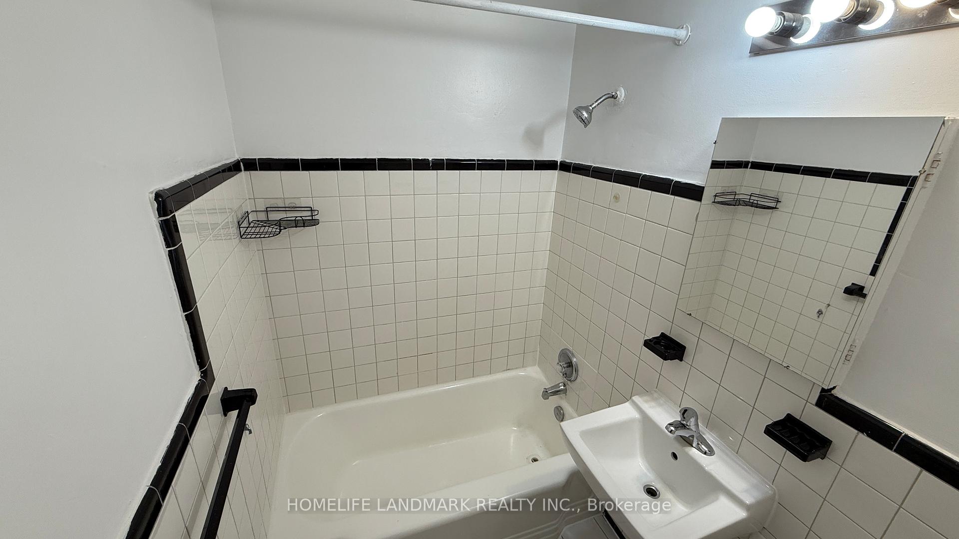 Photo 16 of Unit Unit 206, 676 Mount Pleasant Road, Toronto, Mount Pleasant West — HOMEH