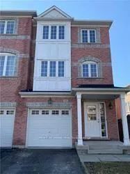 Front of Unit Upper, 11 Etienne Street