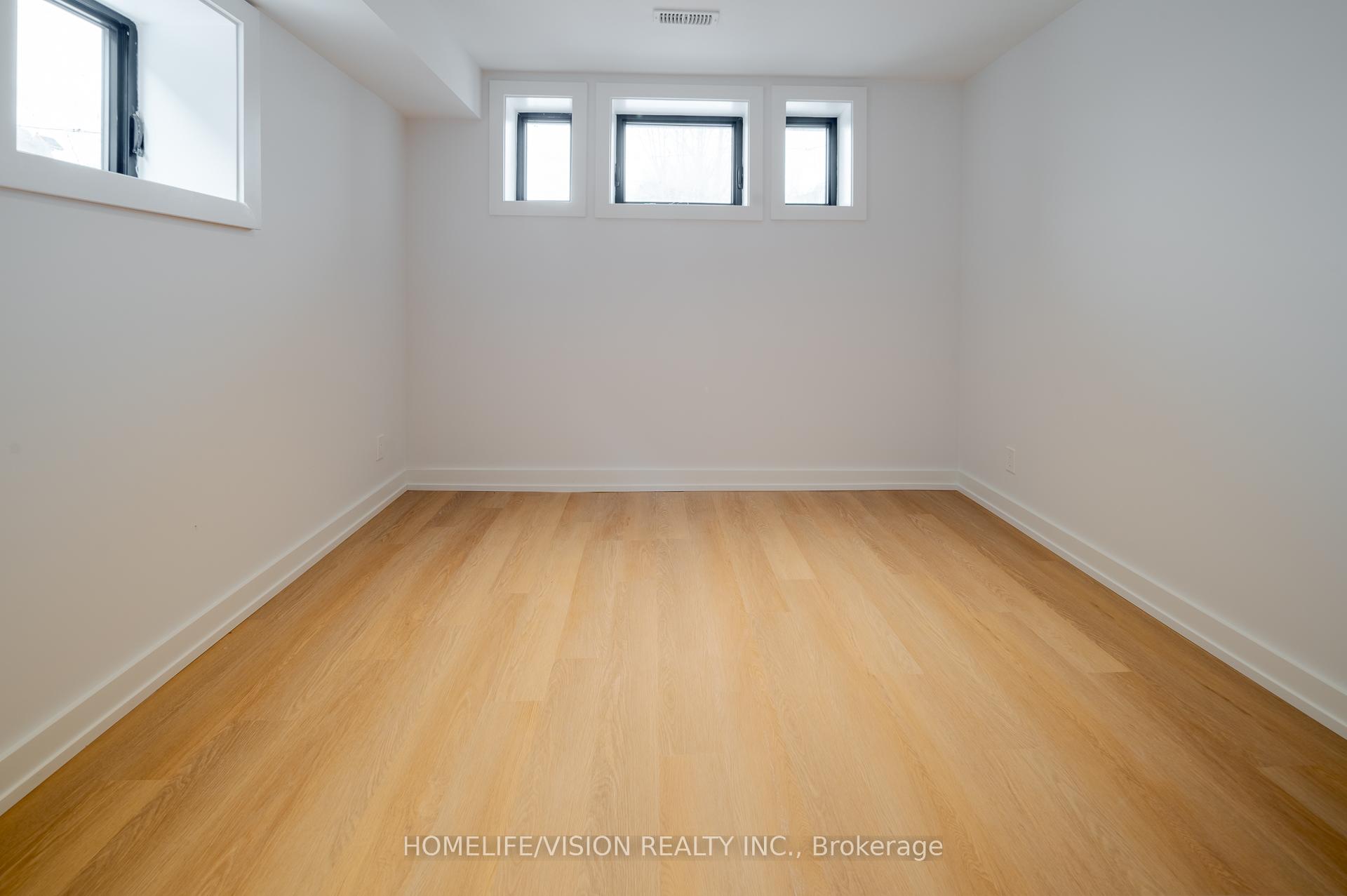 Photo 36 of 44 Doris Drive, Toronto, O'Connor-Parkview — HOMEH