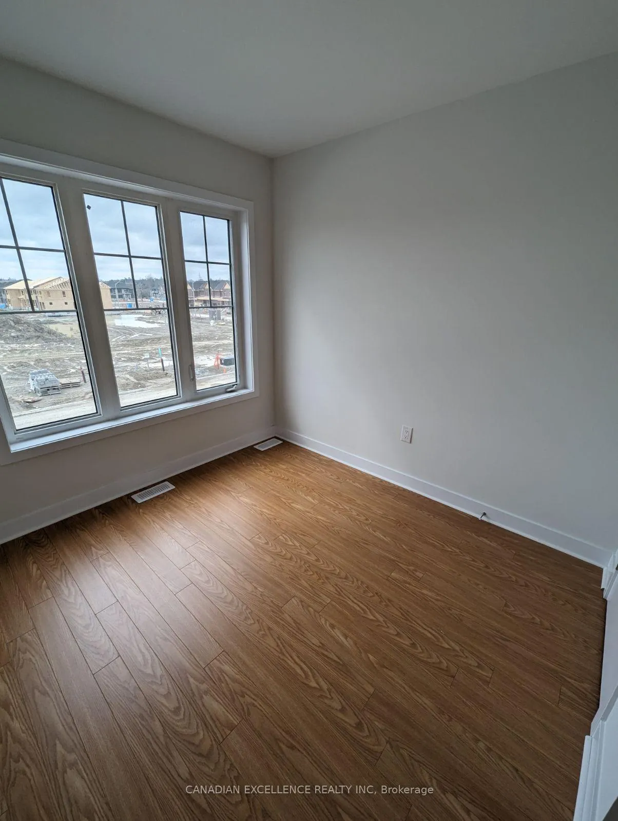Photo 10 of 647 Pollock Grove, Peterborough, Monaghan Ward 2 — HOMEH
