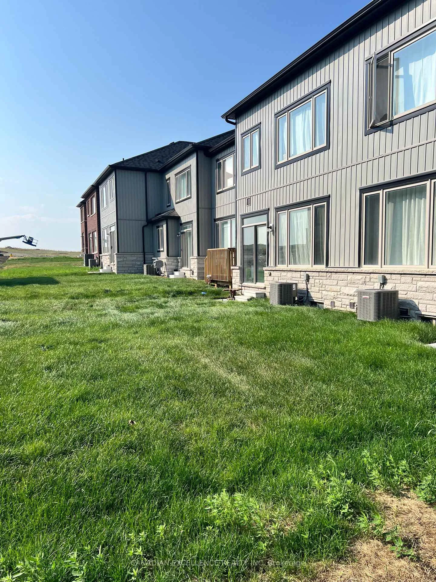 Photo 31 of 647 Pollock Grove, Peterborough, Monaghan Ward 2 — HOMEH