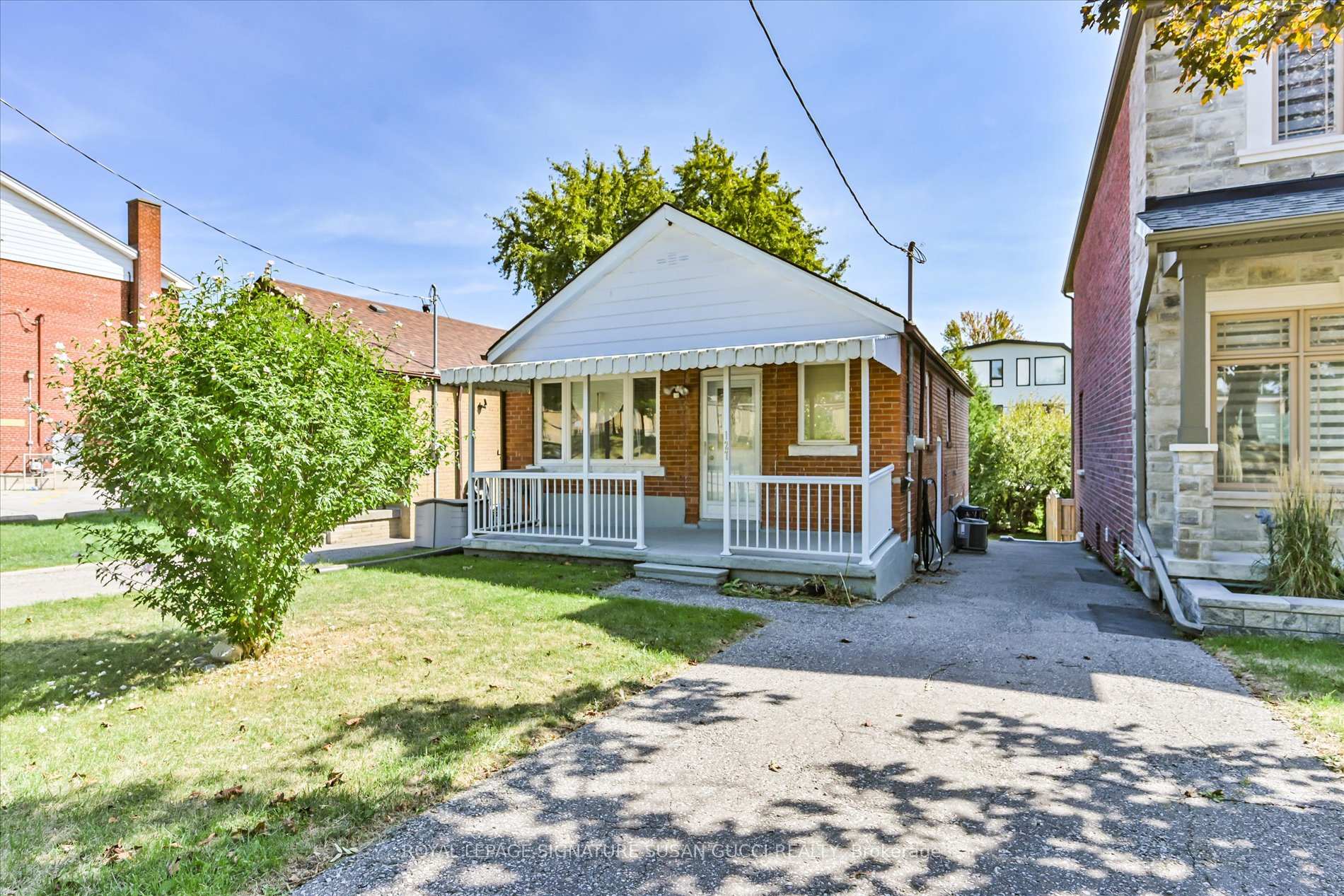 Front of 127 Furnival Road