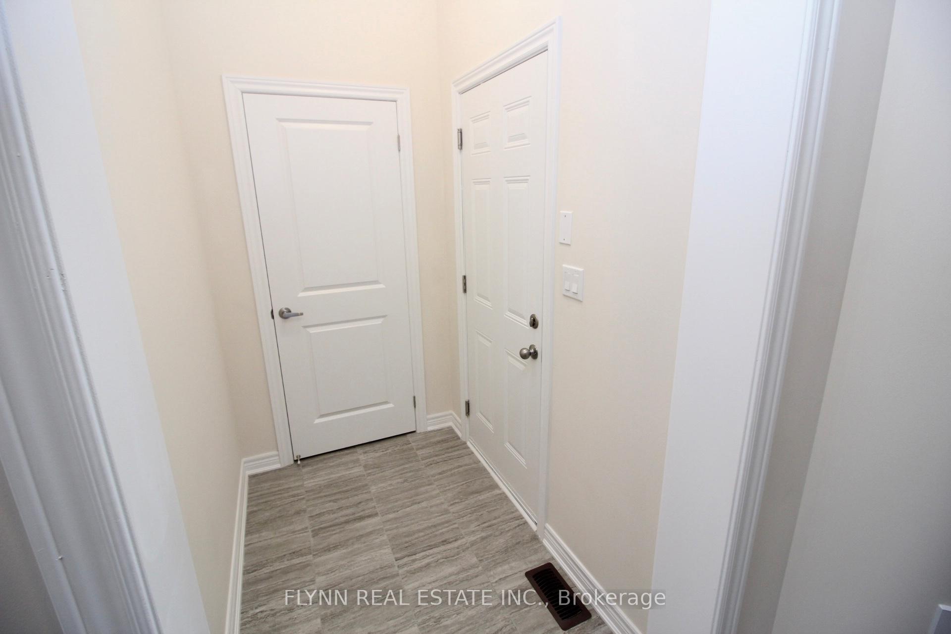Photo 3 of 74 Harmony Way, Thorold, Rolling Meadows — HOMEH