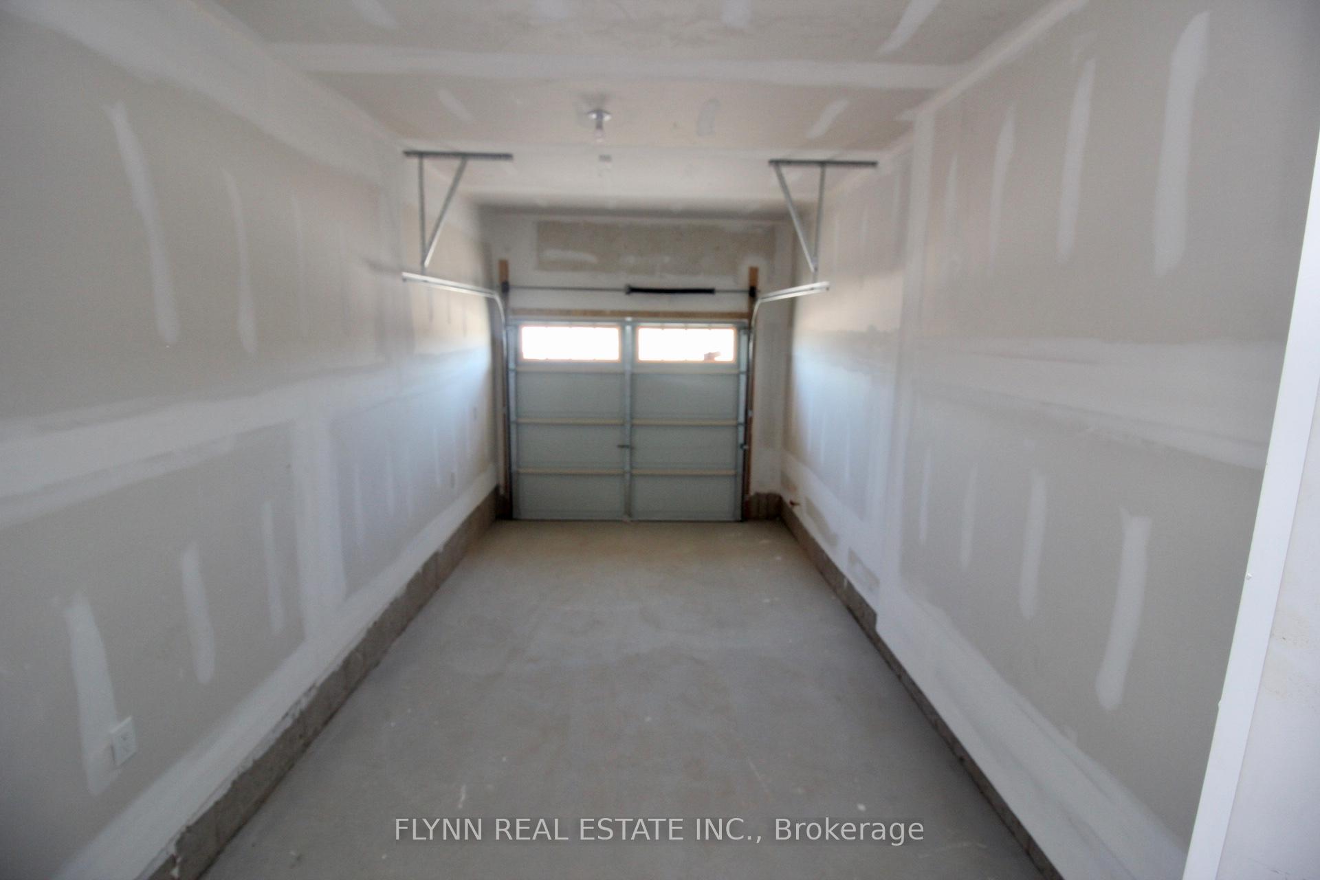 Photo 4 of 74 Harmony Way, Thorold, Rolling Meadows — HOMEH