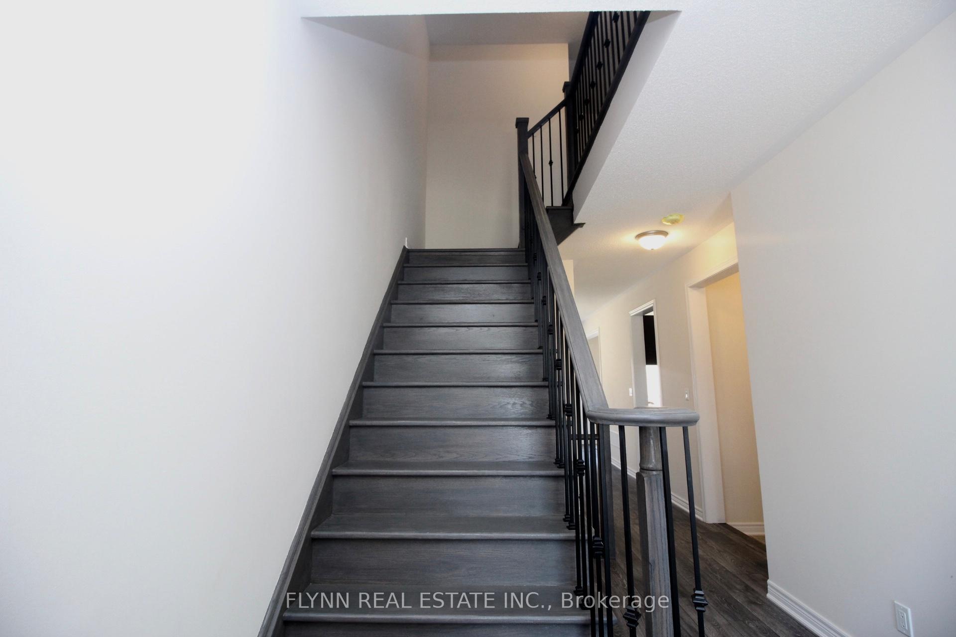 Photo 11 of 74 Harmony Way, Thorold, Rolling Meadows — HOMEH