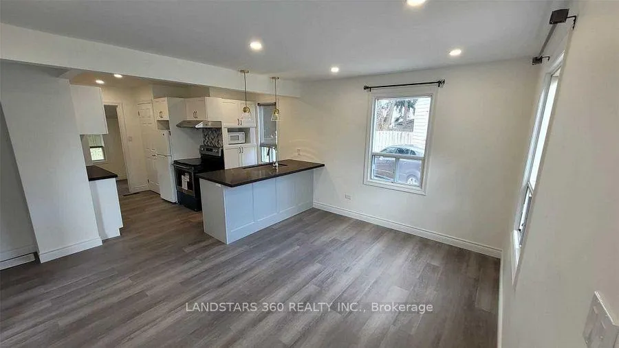 Photo 8 of 10 Warvet Crescent, Toronto, O'Connor-Parkview — HOMEH