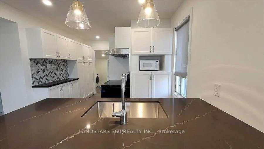 Photo 11 of 10 Warvet Crescent, Toronto, O'Connor-Parkview — HOMEH