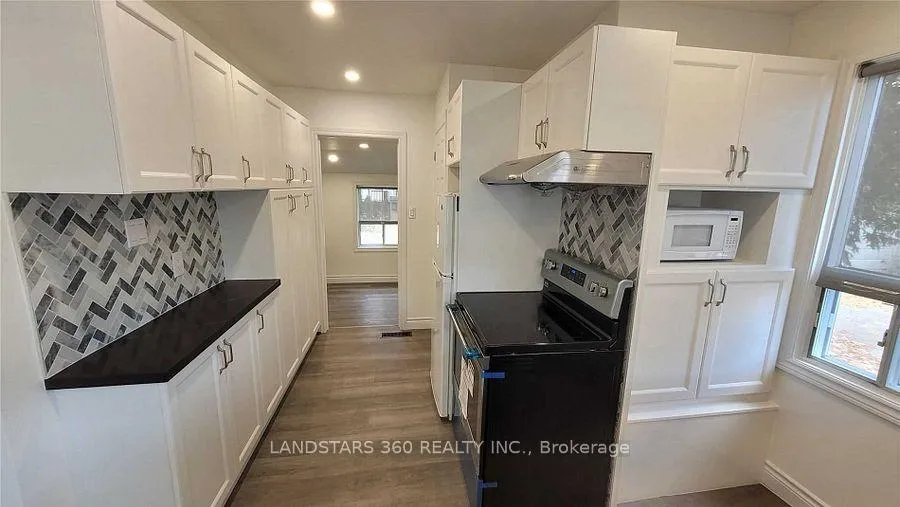 Photo 12 of 10 Warvet Crescent, Toronto, O'Connor-Parkview — HOMEH