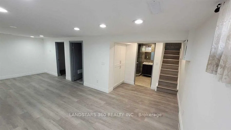 Photo 19 of 10 Warvet Crescent, Toronto, O'Connor-Parkview — HOMEH