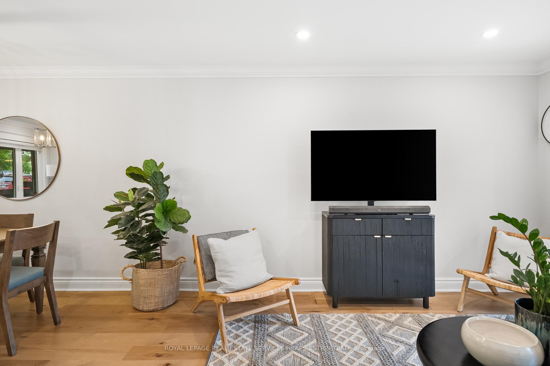 Photo 11 of 18 Alton Avenue, Toronto, South Riverdale — HOMEH