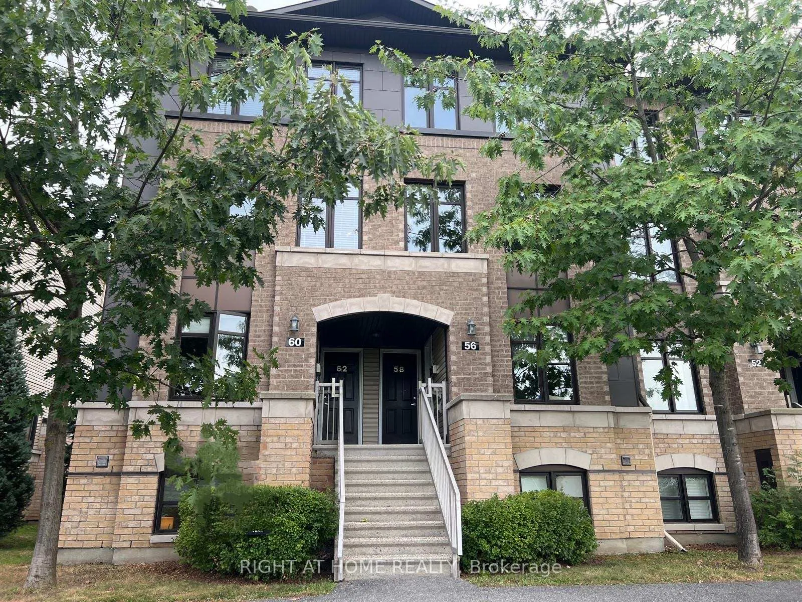 Front of Unit 25, 62 Argent Private