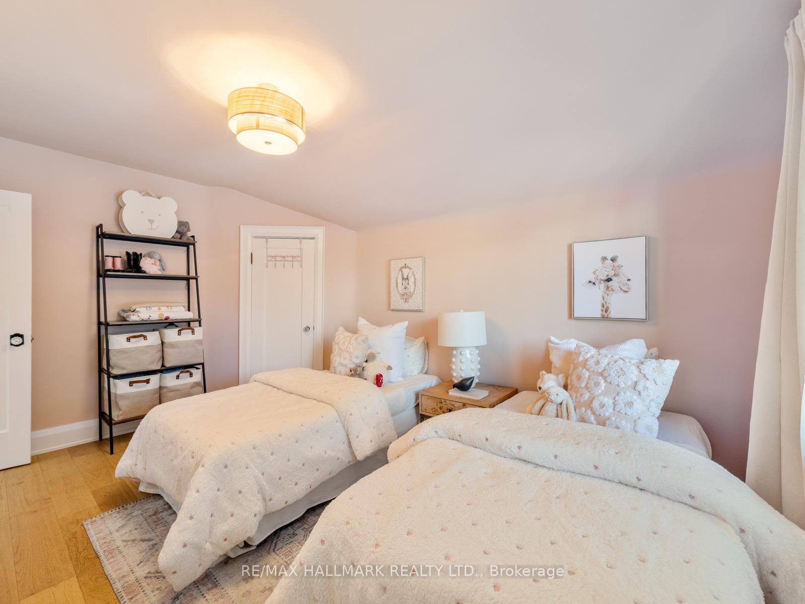 Photo 26 of 54 Avonlea Boulevard, Toronto, Crescent Town — HOMEH
