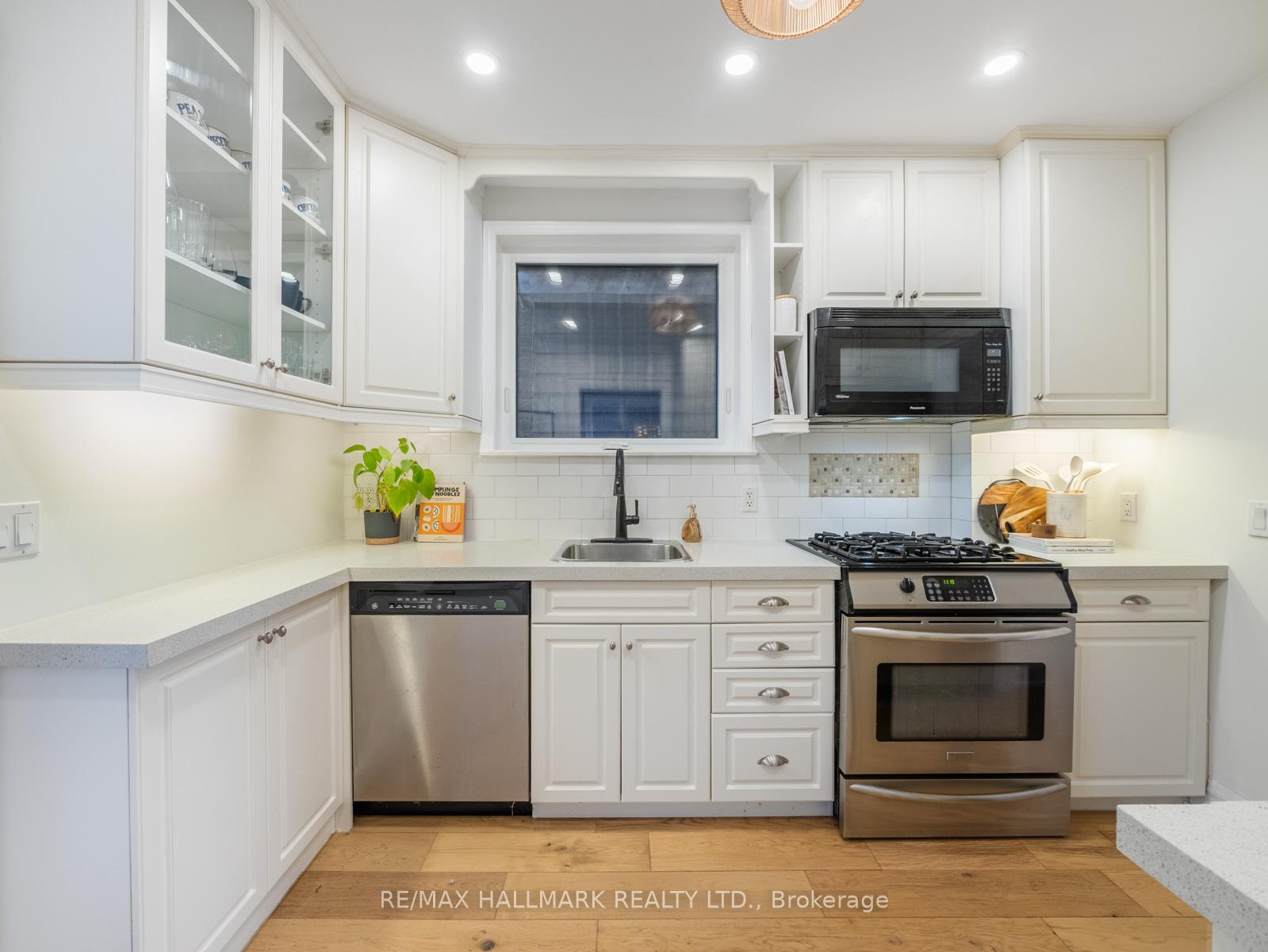 Photo 54 of 54 Avonlea Boulevard, Toronto, Crescent Town — HOMEH