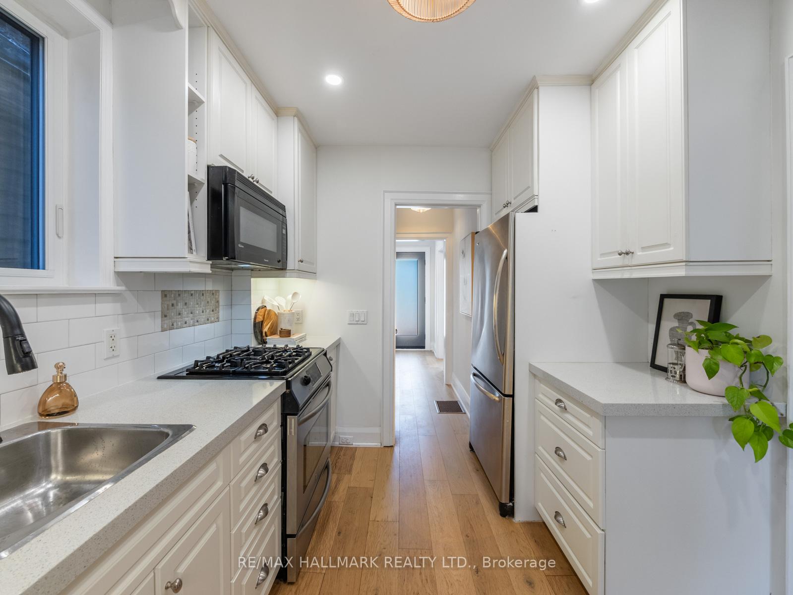 Photo 56 of 54 Avonlea Boulevard, Toronto, Crescent Town — HOMEH