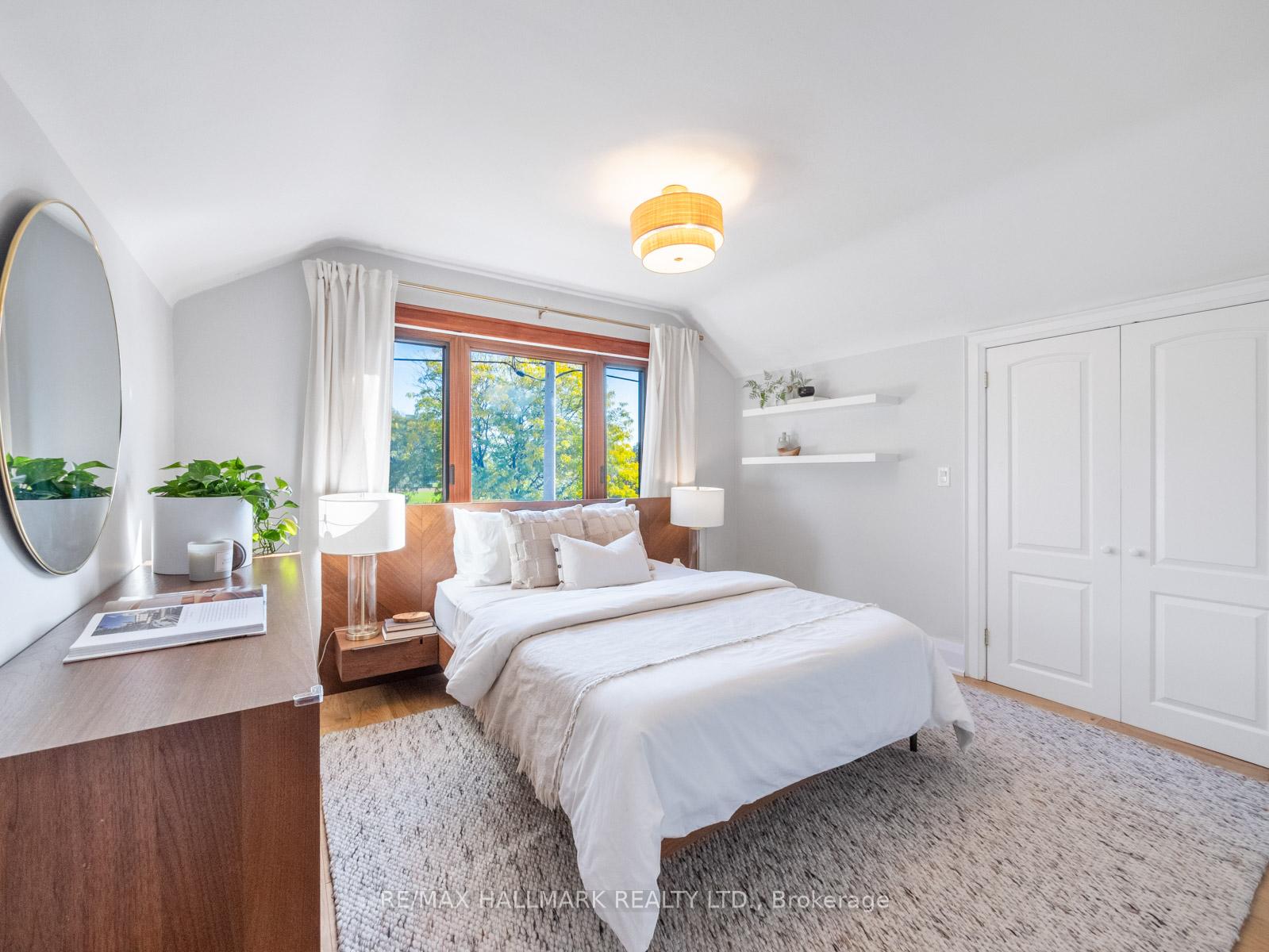 Photo 62 of 54 Avonlea Boulevard, Toronto, Crescent Town — HOMEH