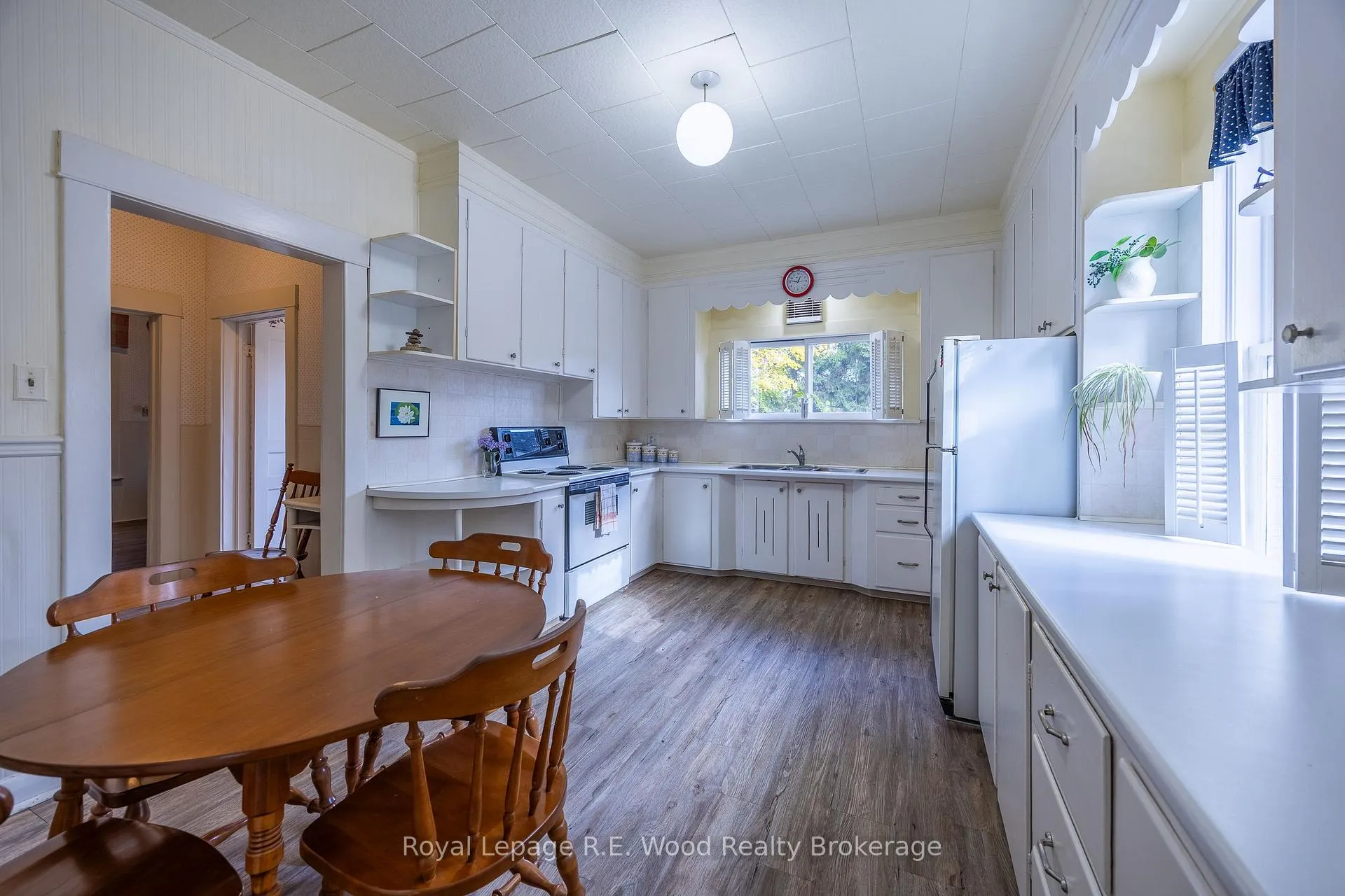 Photo 10 of 48 Lisgar Avenue, Tillsonburg — HOMEH
