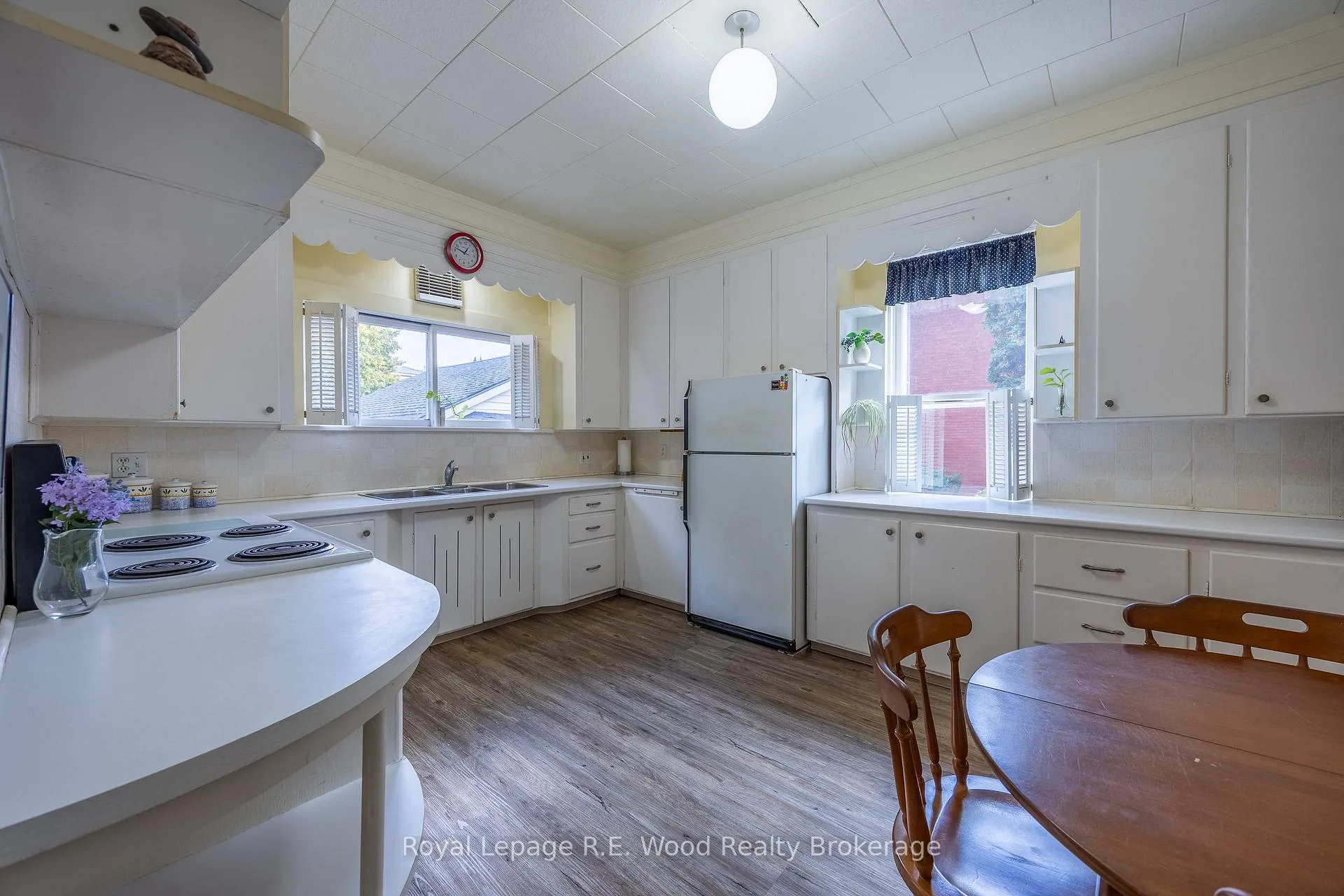Photo 12 of 48 Lisgar Avenue, Tillsonburg — HOMEH