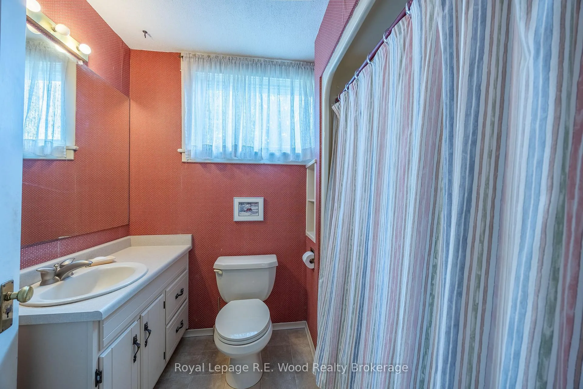 Photo 21 of 48 Lisgar Avenue, Tillsonburg — HOMEH