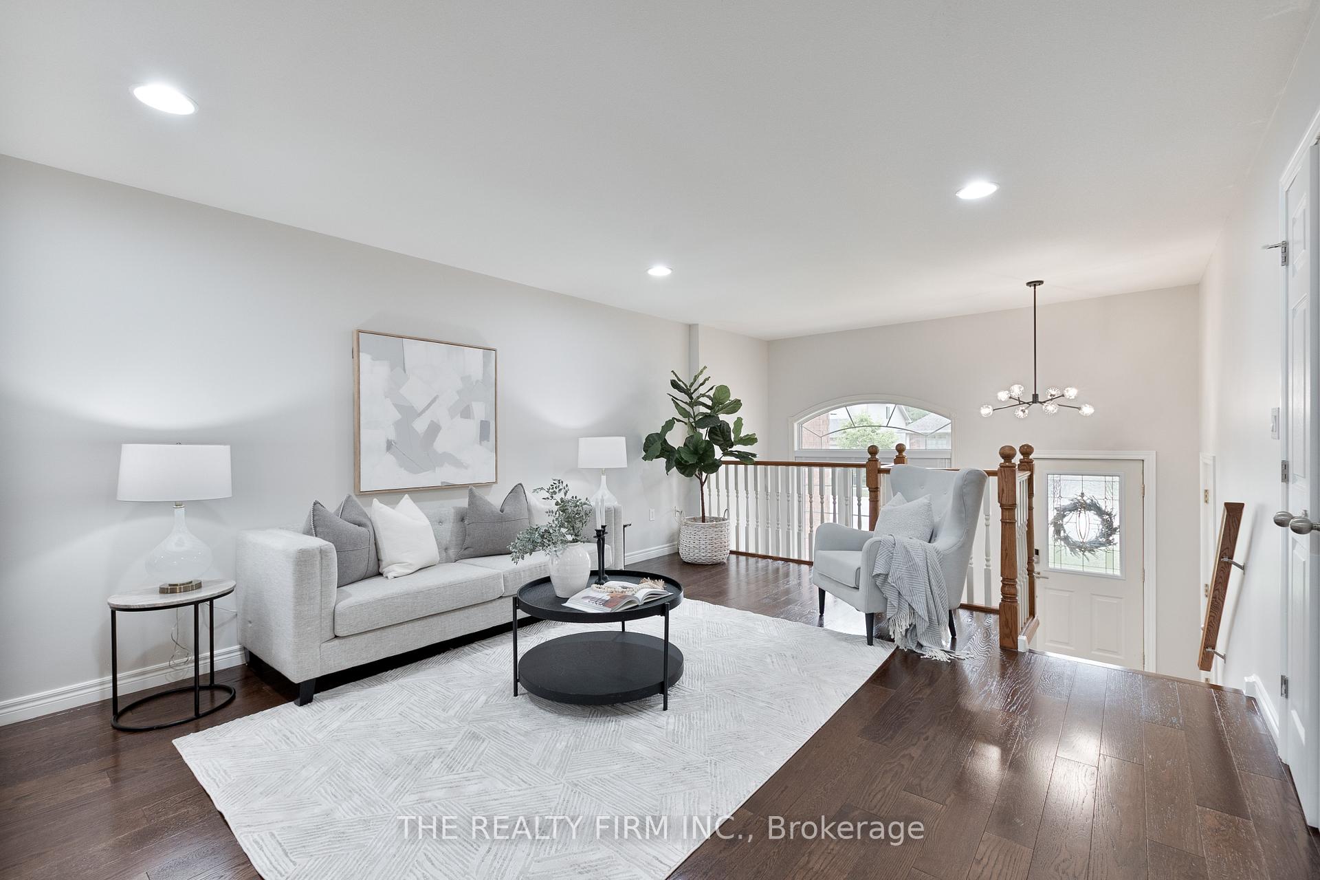Photo 3 of 73 Bridle Path, Strathroy-Caradoc, SW — HOMEH