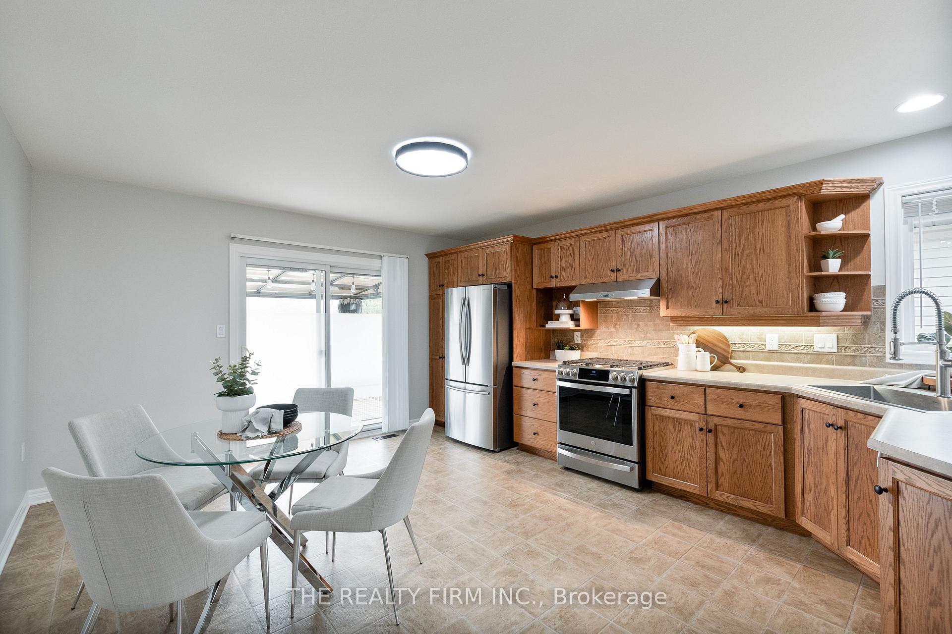 Photo 9 of 73 Bridle Path, Strathroy-Caradoc, SW — HOMEH
