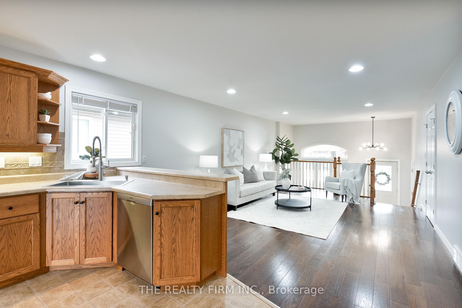 Photo 10 of 73 Bridle Path, Strathroy-Caradoc, SW — HOMEH
