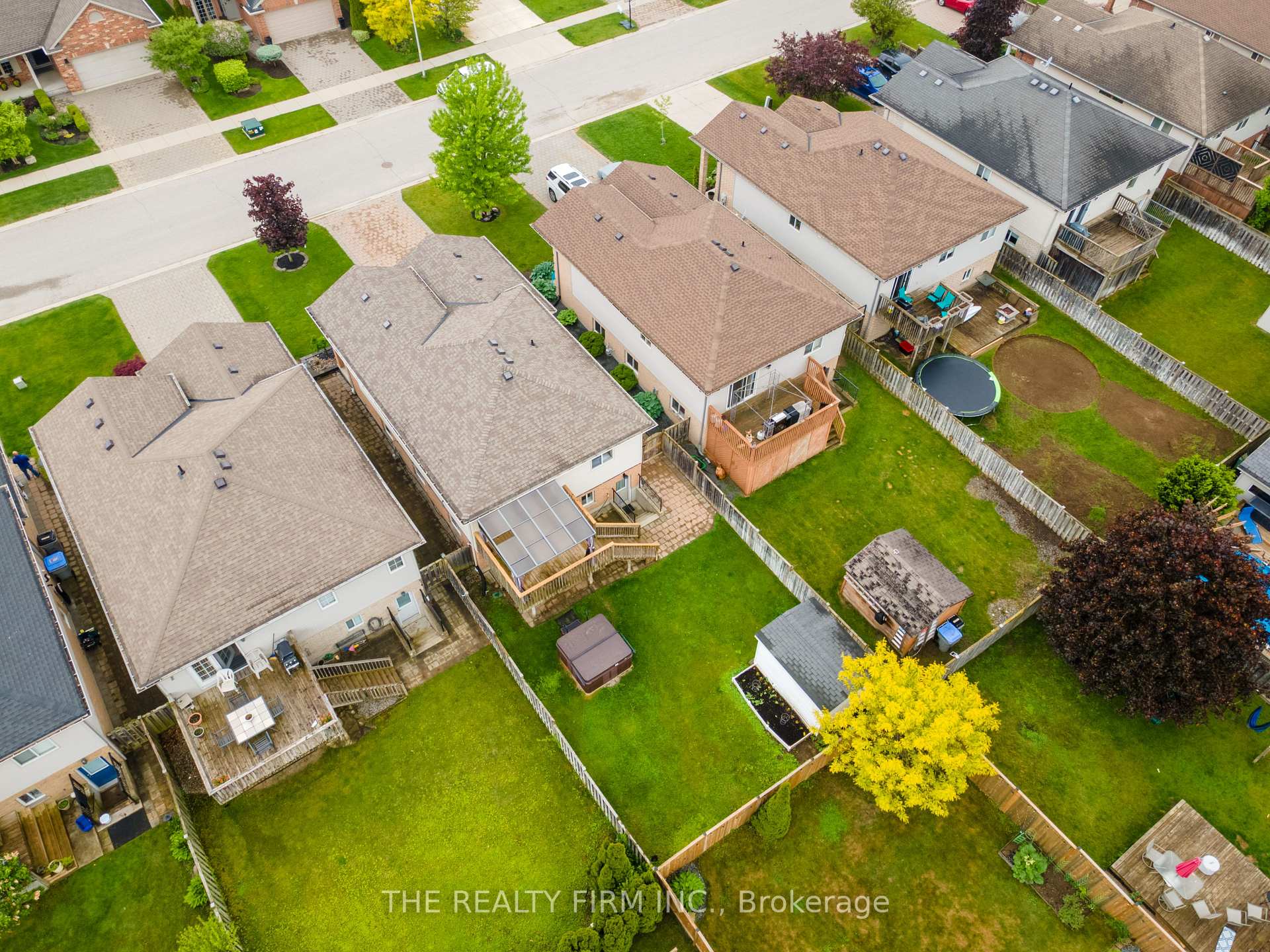 Photo 35 of 73 Bridle Path, Strathroy-Caradoc, SW — HOMEH