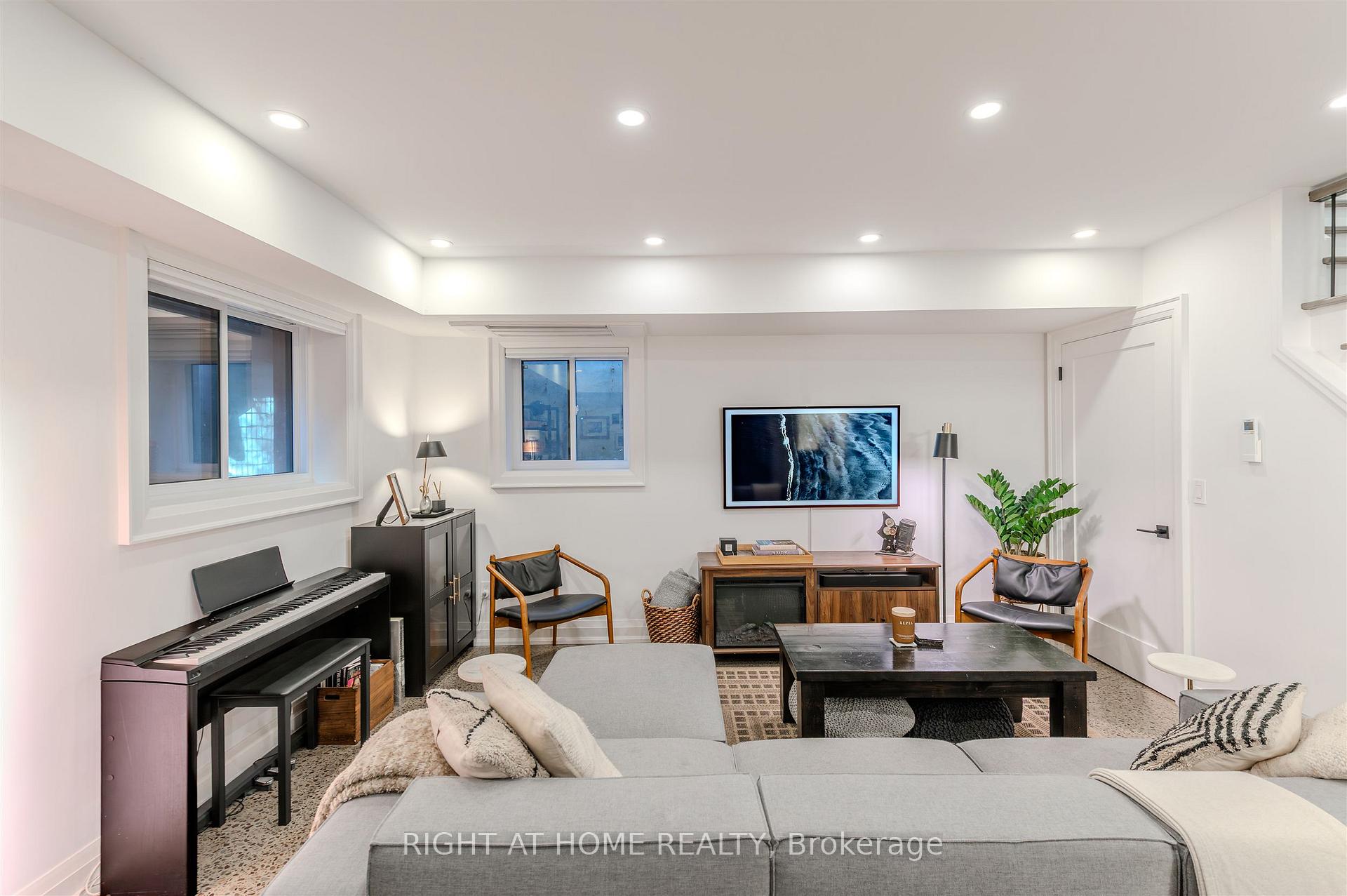 Photo 15 of 85R Condor Avenue, Toronto, Blake-Jones — HOMEH