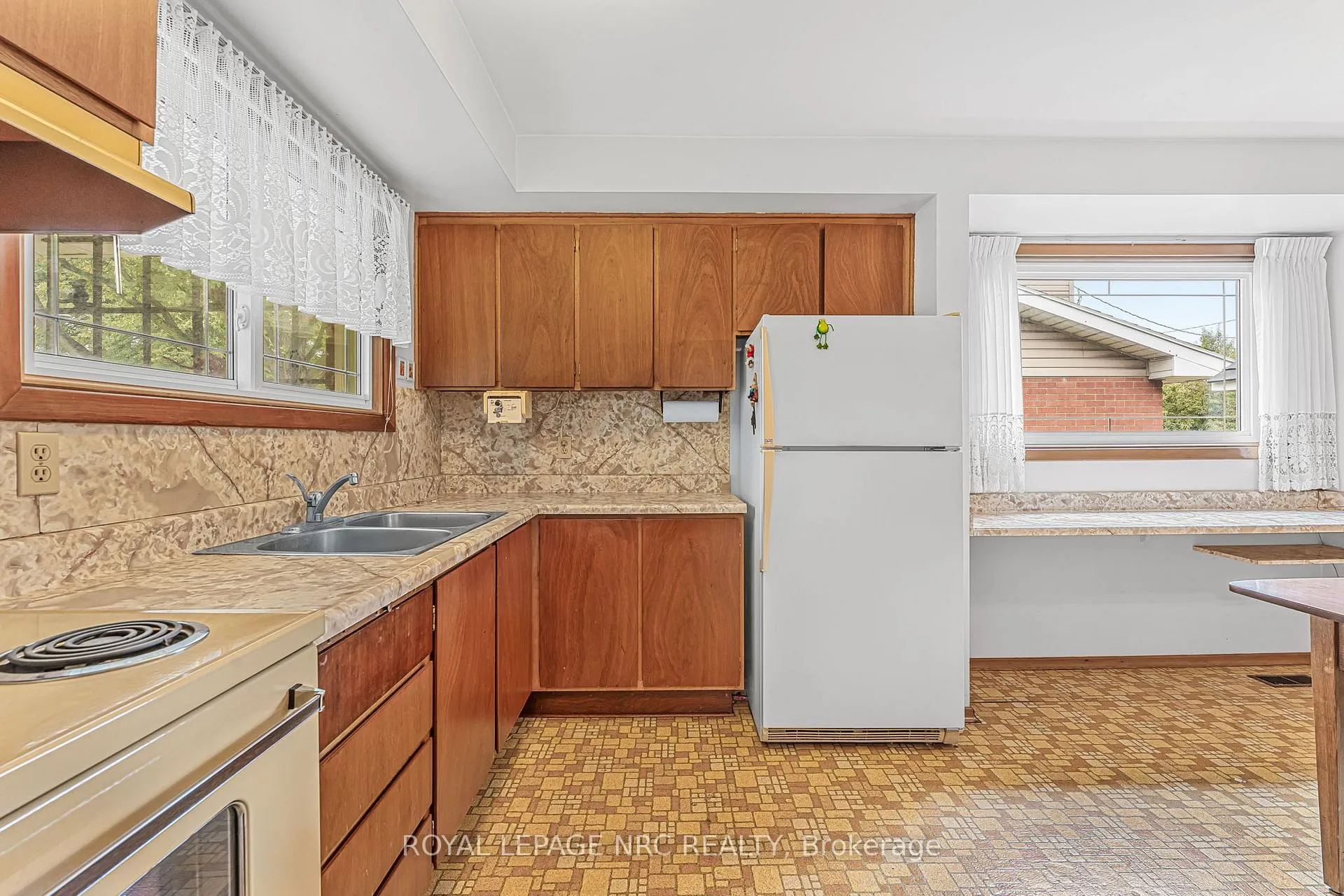 Photo 11 of 269 Rainbow Drive, Hamilton, Corman — HOMEH