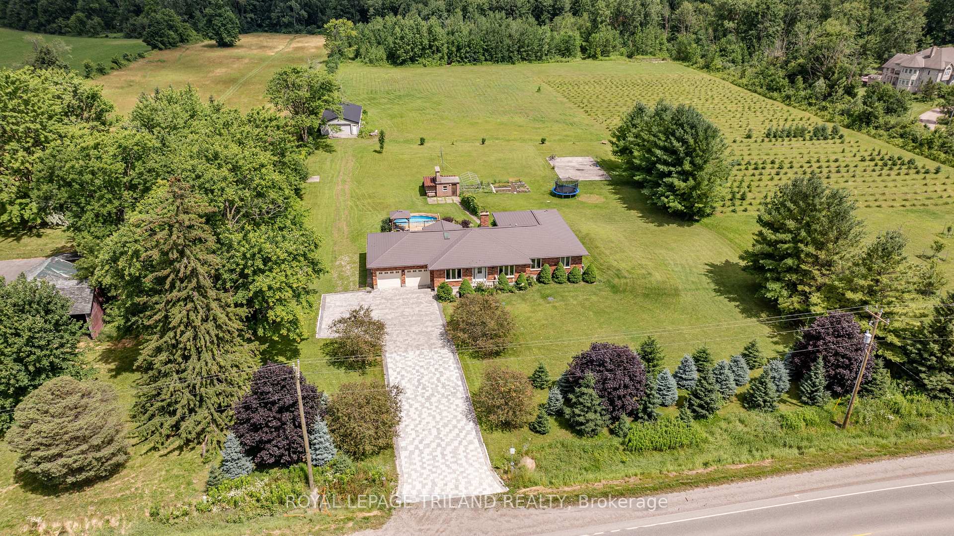 Photo 3 of 5172 Dundas Street, Thames Centre, Rural Thames Centre — HOMEH