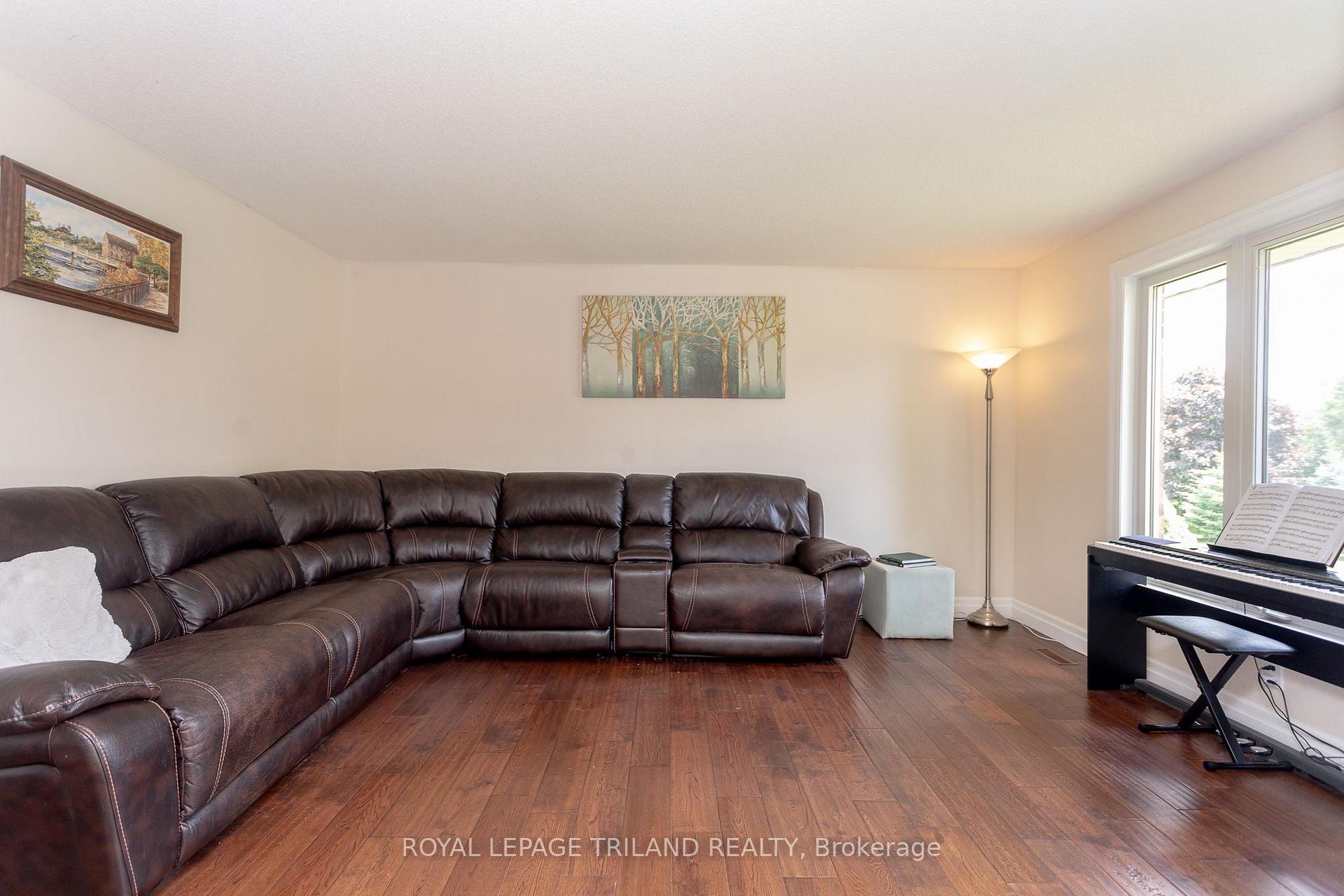 Photo 6 of 5172 Dundas Street, Thames Centre, Rural Thames Centre — HOMEH