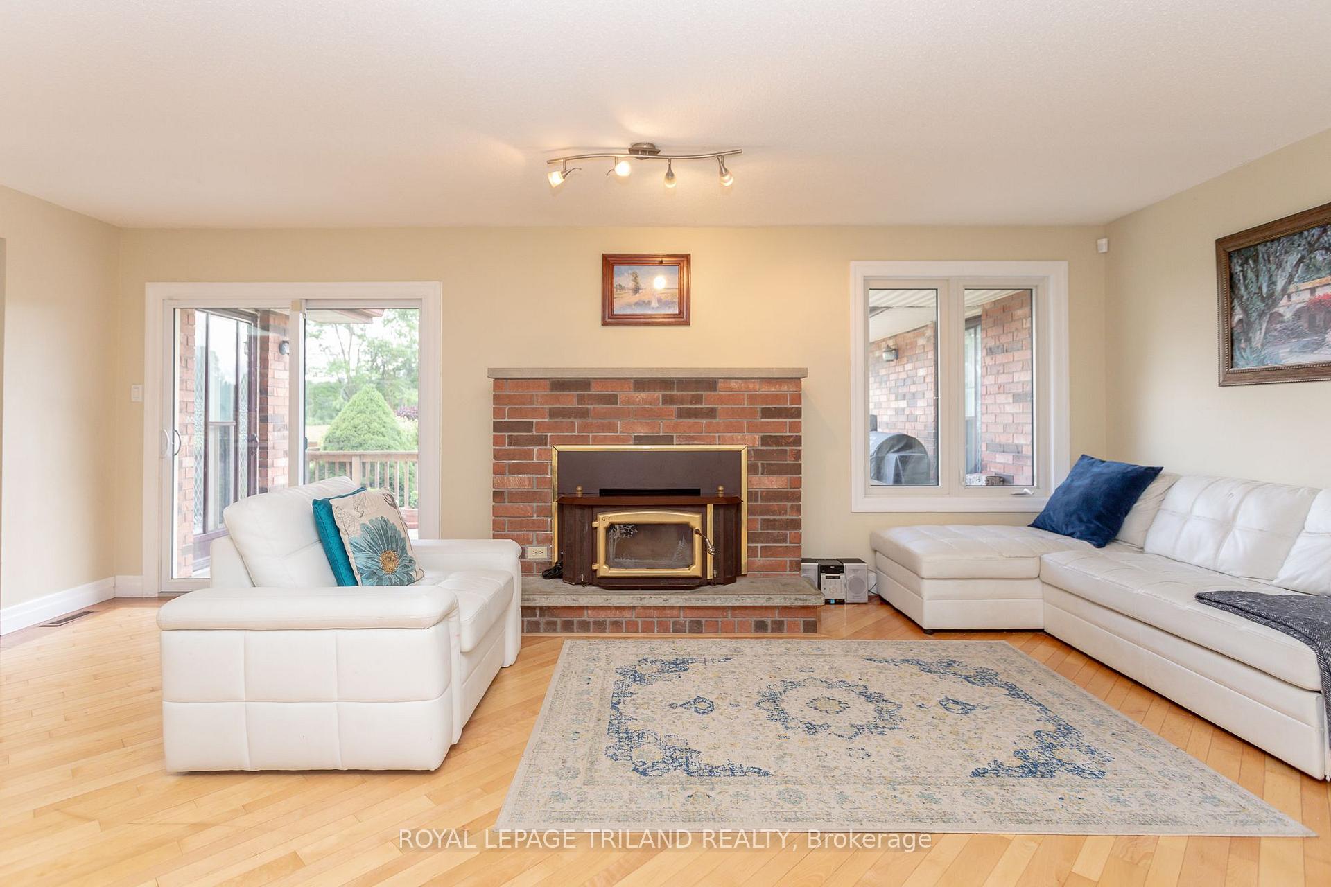 Photo 8 of 5172 Dundas Street, Thames Centre, Rural Thames Centre — HOMEH