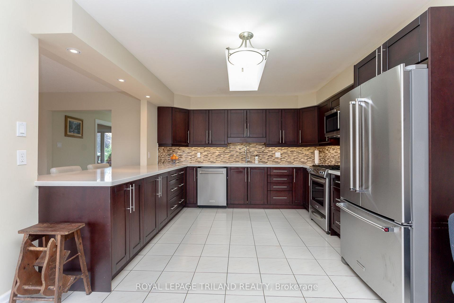 Photo 10 of 5172 Dundas Street, Thames Centre, Rural Thames Centre — HOMEH