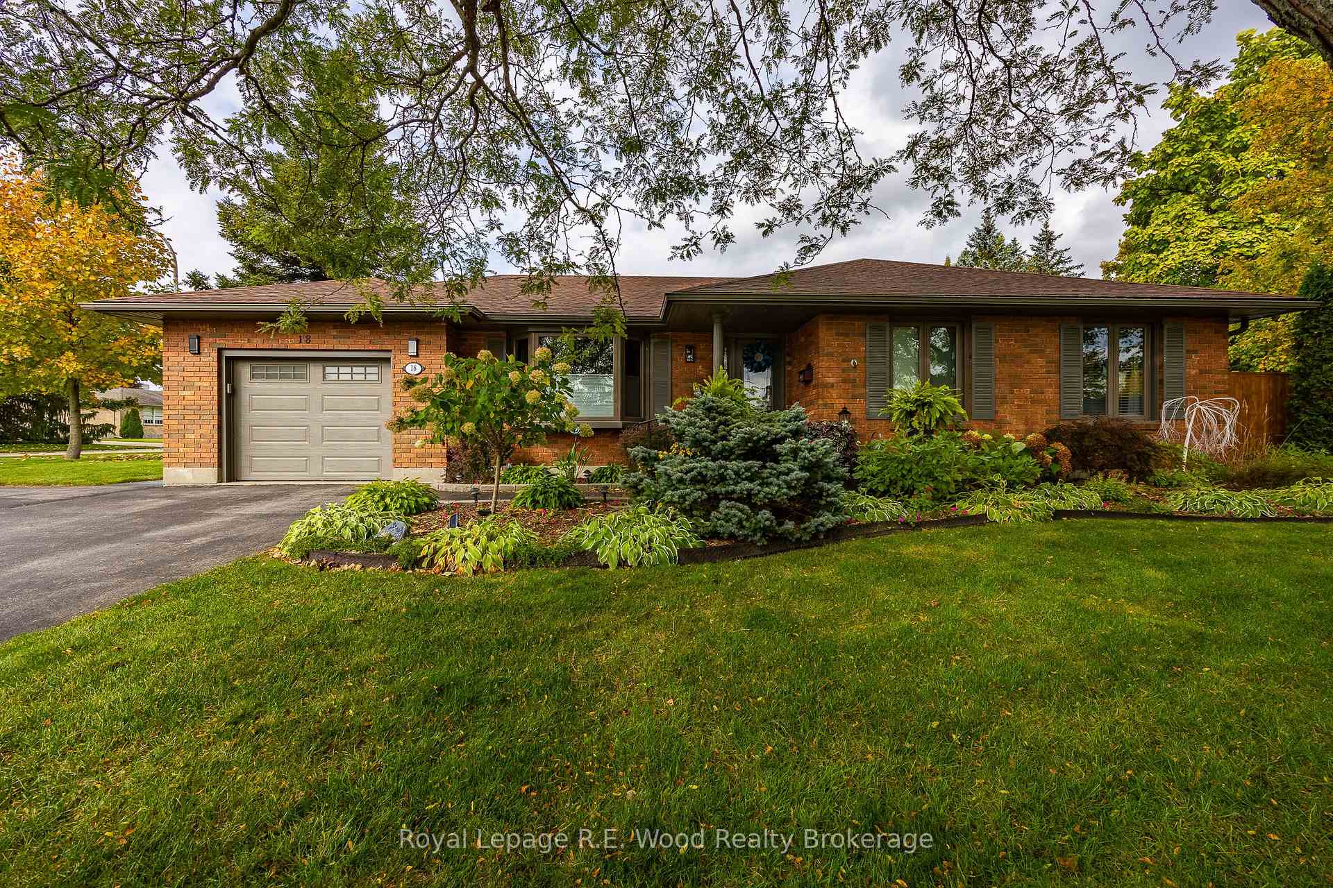 Front of 18 Demeyere Avenue