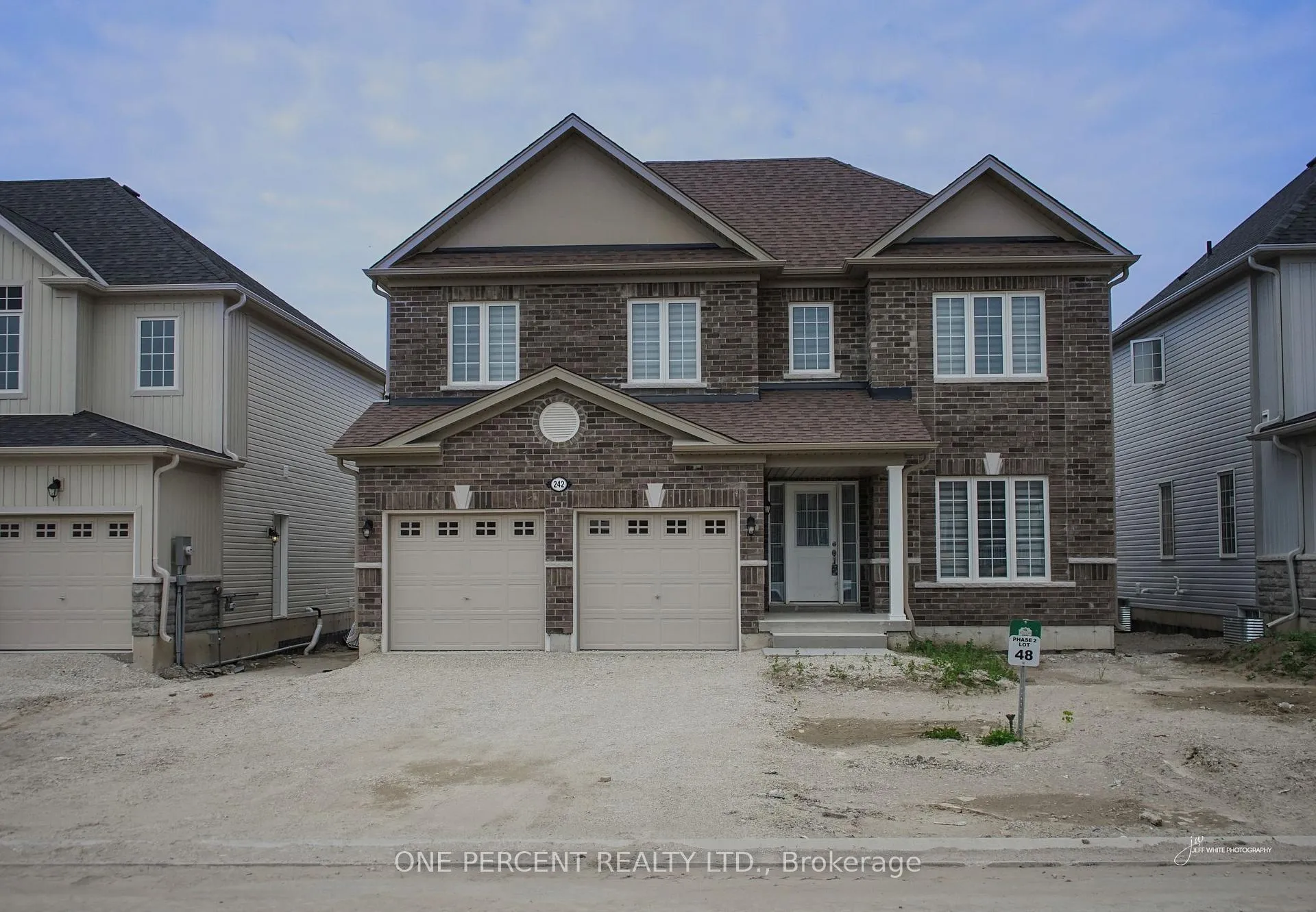 Photo 1 of 242 Springfield Crescent, Clearview, Stayner — HOMEH