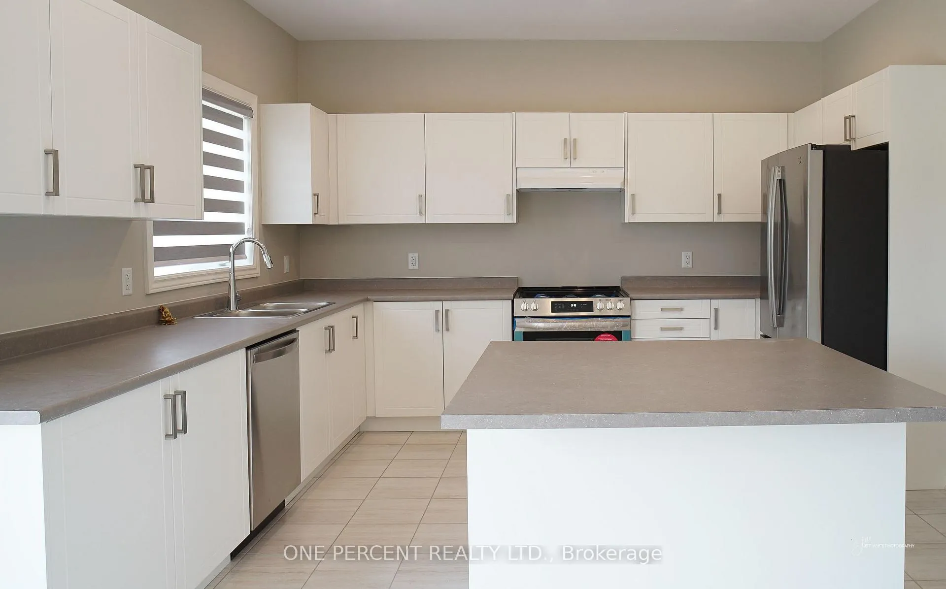Photo 7 of 242 Springfield Crescent, Clearview, Stayner — HOMEH