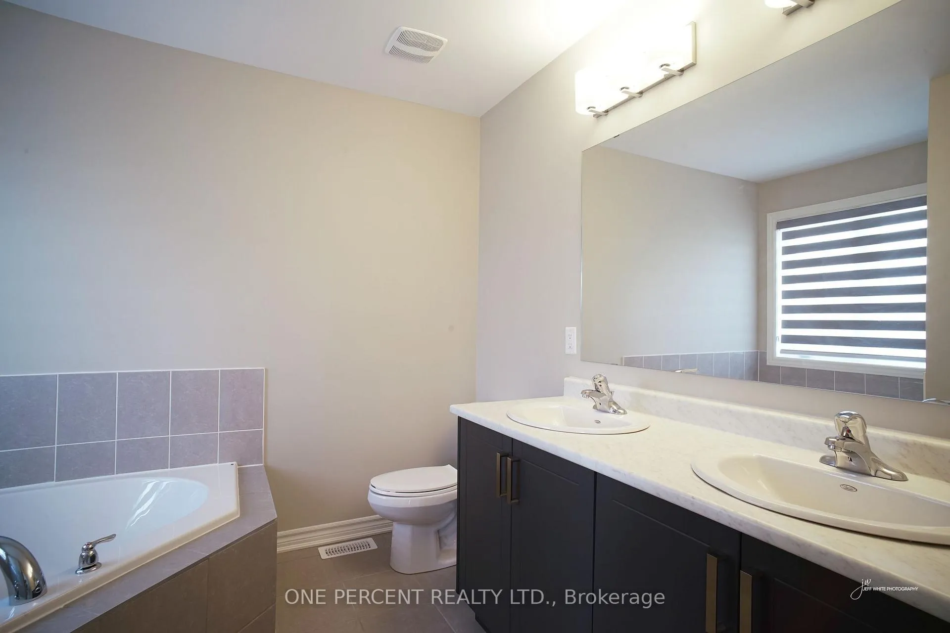 Photo 10 of 242 Springfield Crescent, Clearview, Stayner — HOMEH