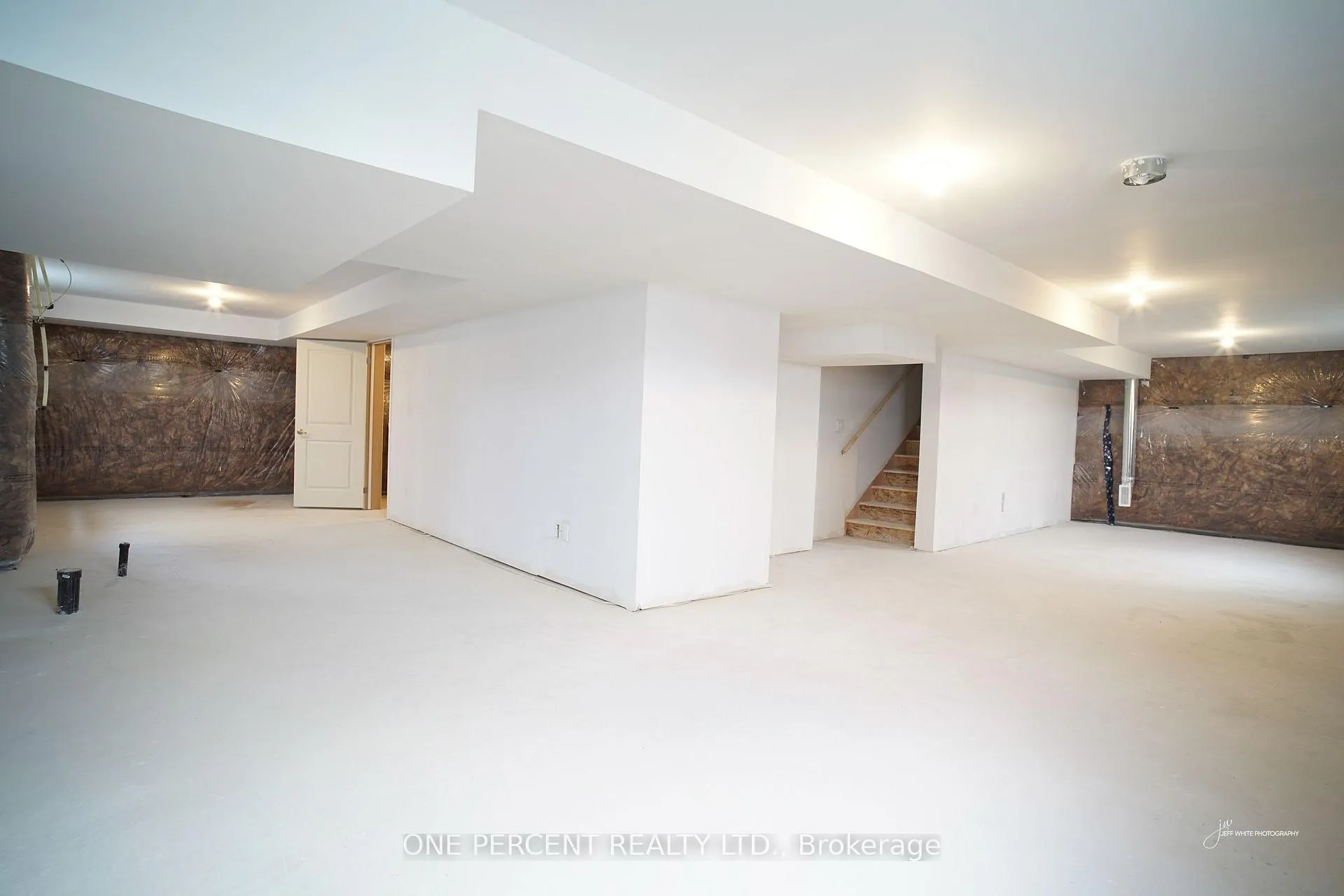 Photo 20 of 242 Springfield Crescent, Clearview, Stayner — HOMEH
