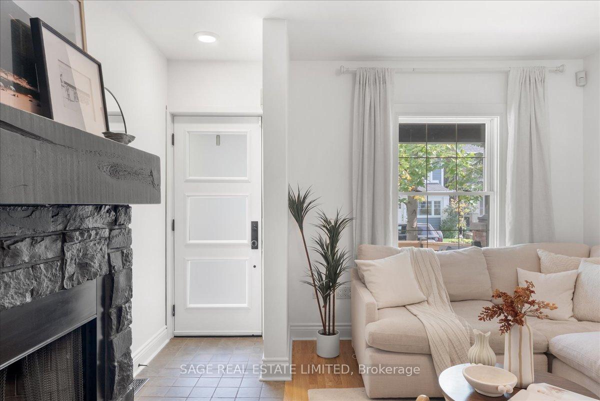 Photo 3 of 28 Pickering Street, Toronto, East End-Danforth — HOMEH