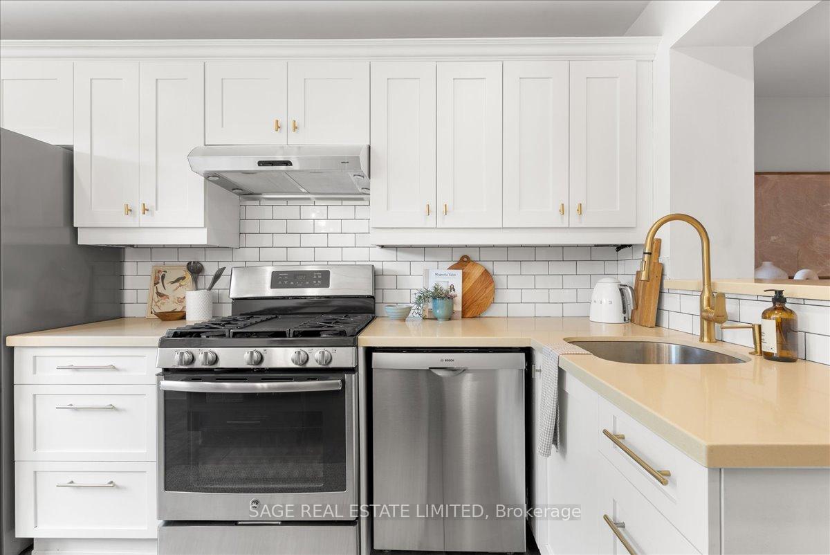 Photo 13 of 28 Pickering Street, Toronto, East End-Danforth — HOMEH