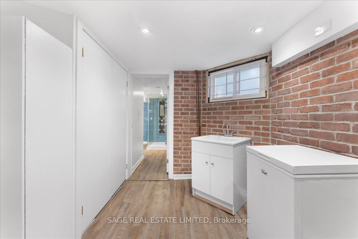 Photo 35 of 28 Pickering Street, Toronto, East End-Danforth — HOMEH