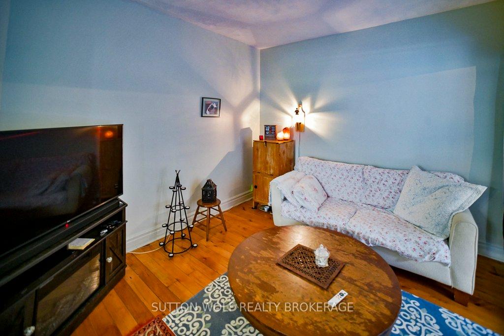 Photo 6 of 102 Front Street W, Strathroy-Caradoc, NW — HOMEH