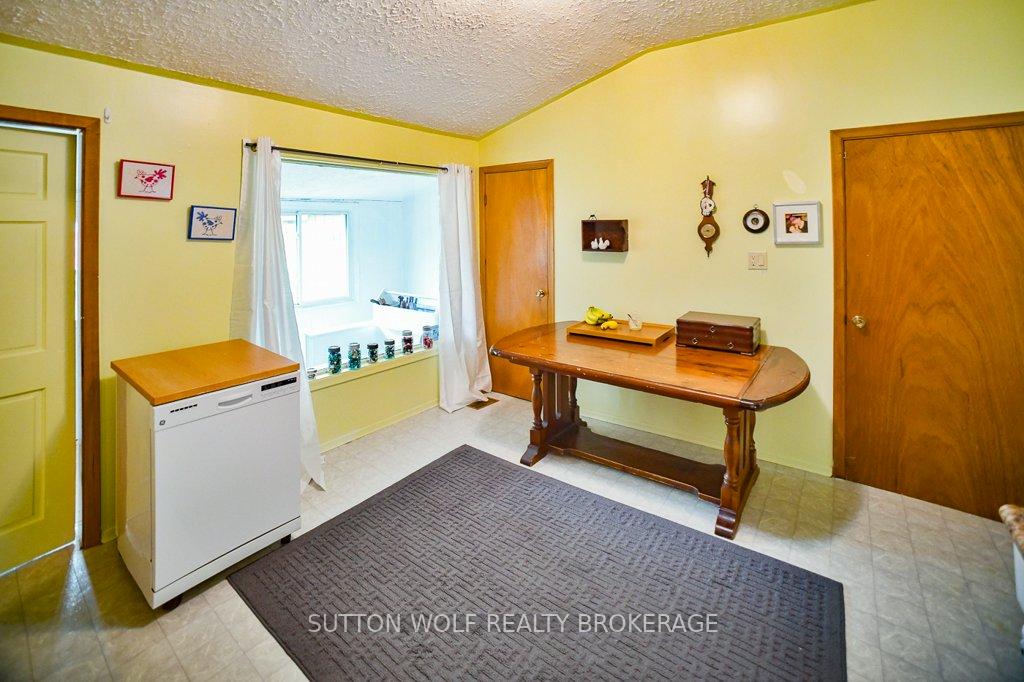 Photo 12 of 102 Front Street W, Strathroy-Caradoc, NW — HOMEH
