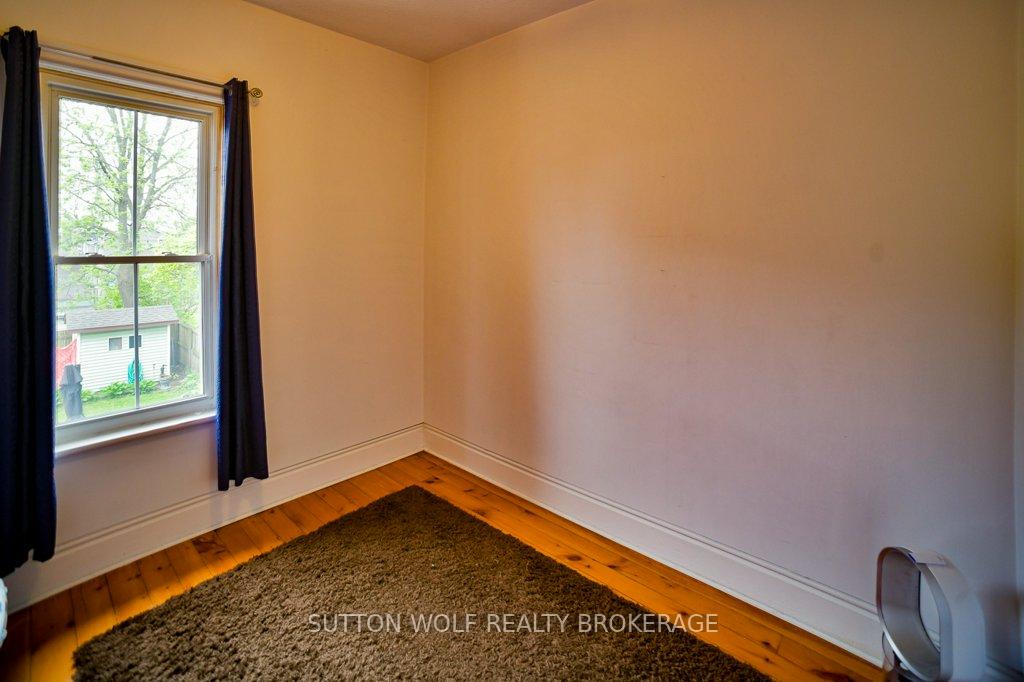 Photo 20 of 102 Front Street W, Strathroy-Caradoc, NW — HOMEH