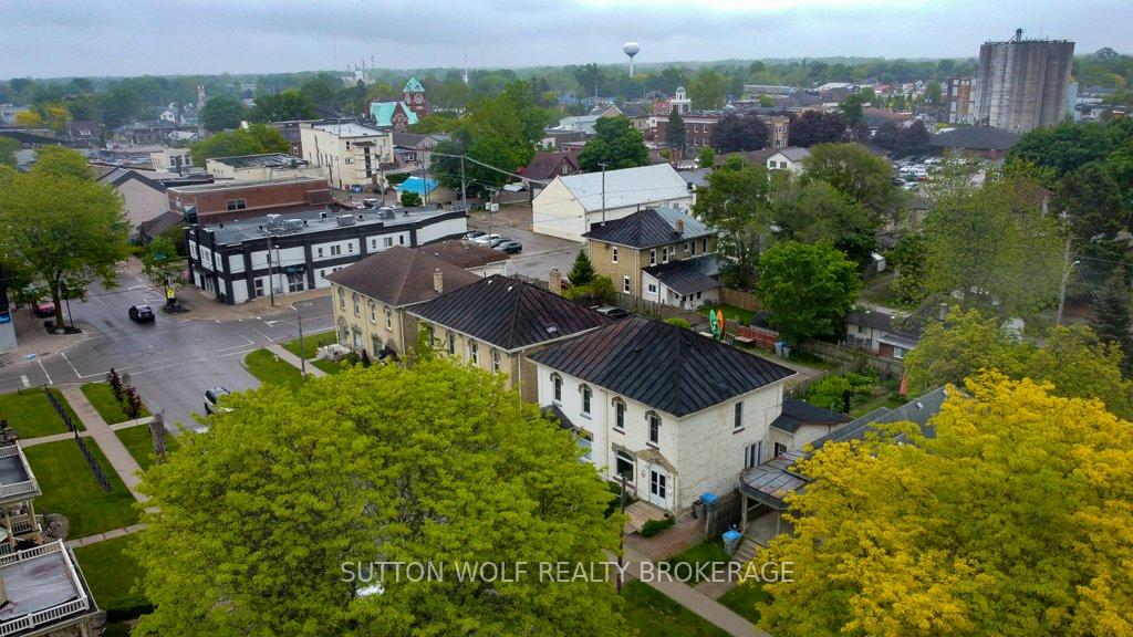 Photo 27 of 102 Front Street W, Strathroy-Caradoc, NW — HOMEH